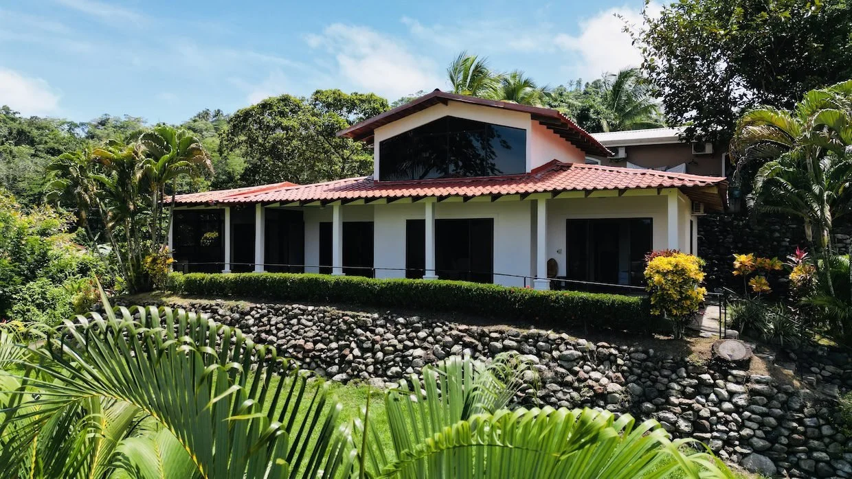 Home for Sale in Loma del Mar
