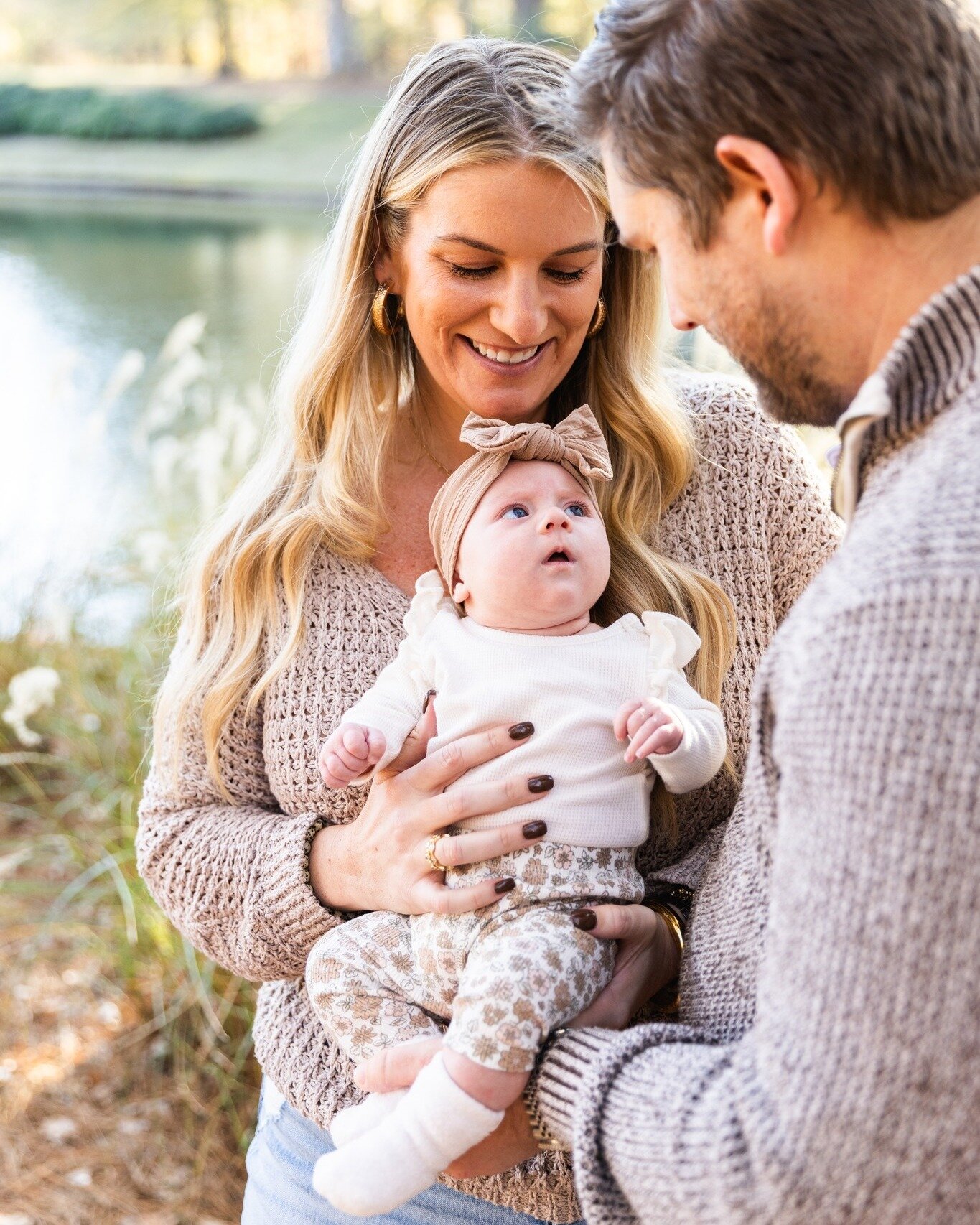 It is so special getting to document new chapters in life for my clients 💕 Love how this adorable mini session turned out! 
#alpharettafamilyphotography #fallminisessions #atlantaphotographer #alpharettaphotographer #millcreekpond #newbornfamilyphot