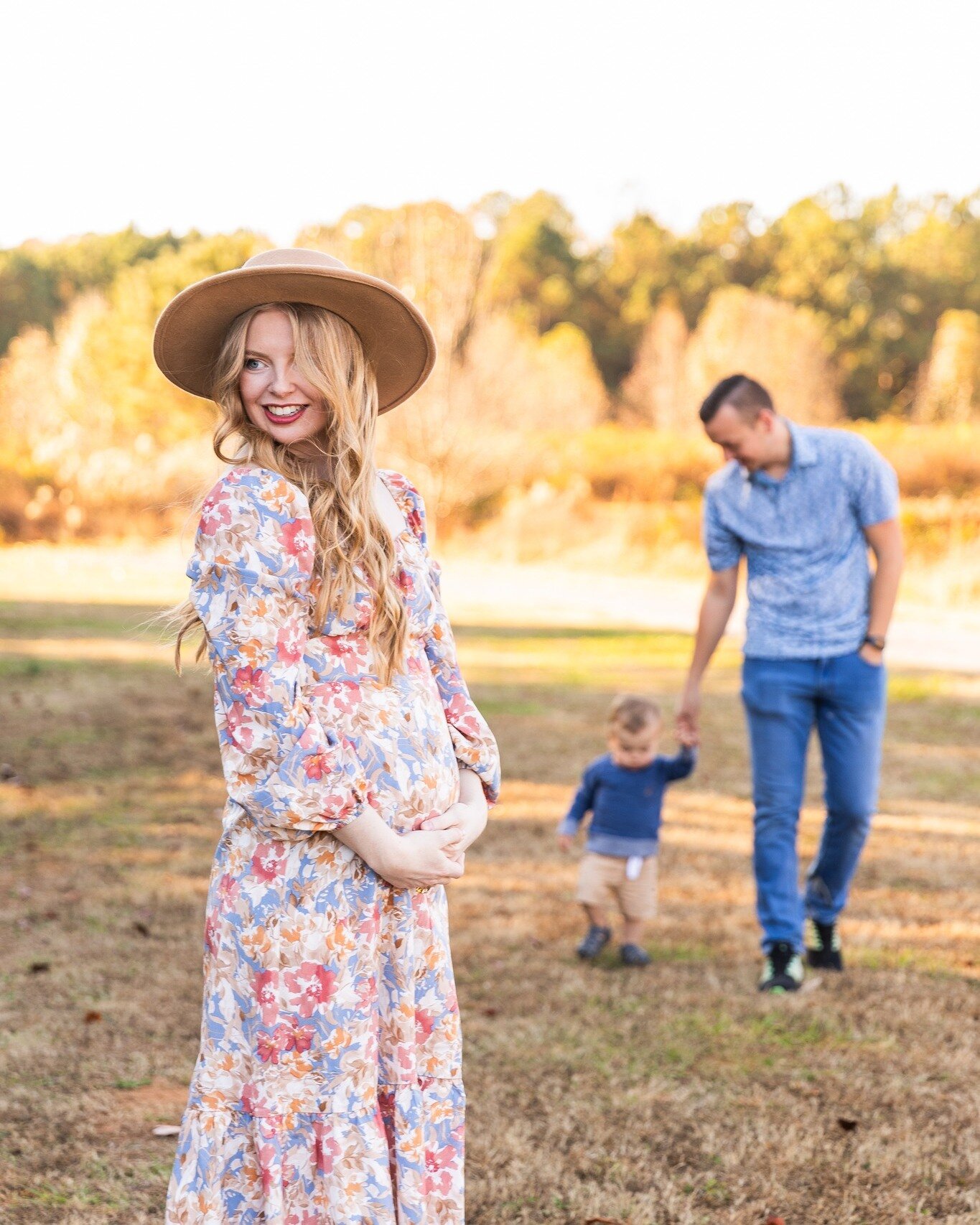 Love how this sweet family maternity shoot turned out &hearts;️ 
#MaternityShoot #garrardlandingpark #alpharettaphotographer #familyphotographer