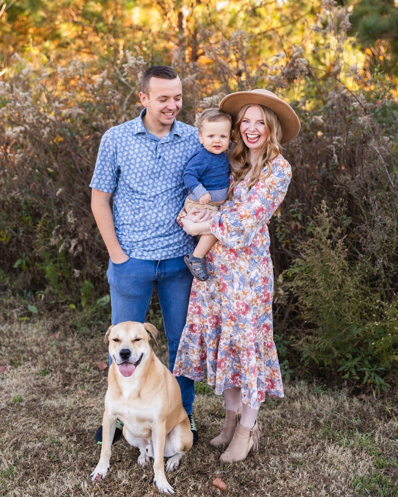 A few more from this gorgeous shoot at Garrard Landing Park in Alpharetta 🥰
#familyphotoshoot #alpharettafamilyphotographer #atlantaphotographer #christmascardshoot