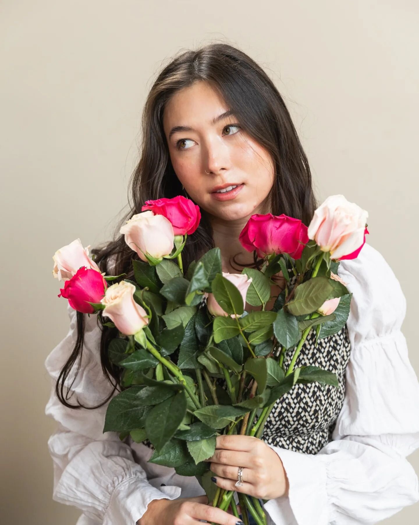 Hi friends! I am so excited to be doing Valentine's mini sessions on February 10th in a studio in Atlanta! This would be perfect for a pre-valentine's date with your partner, some cuddly pictures with your kids, or some self-love portraits for yourse