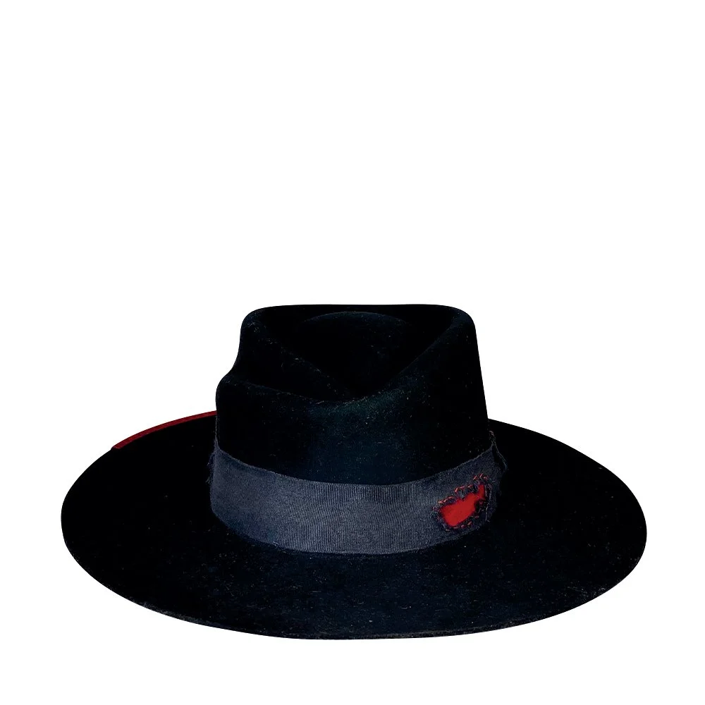 SP23_023_BlackBeaver-GrosGrain-RedPigSkin_Front.jpg