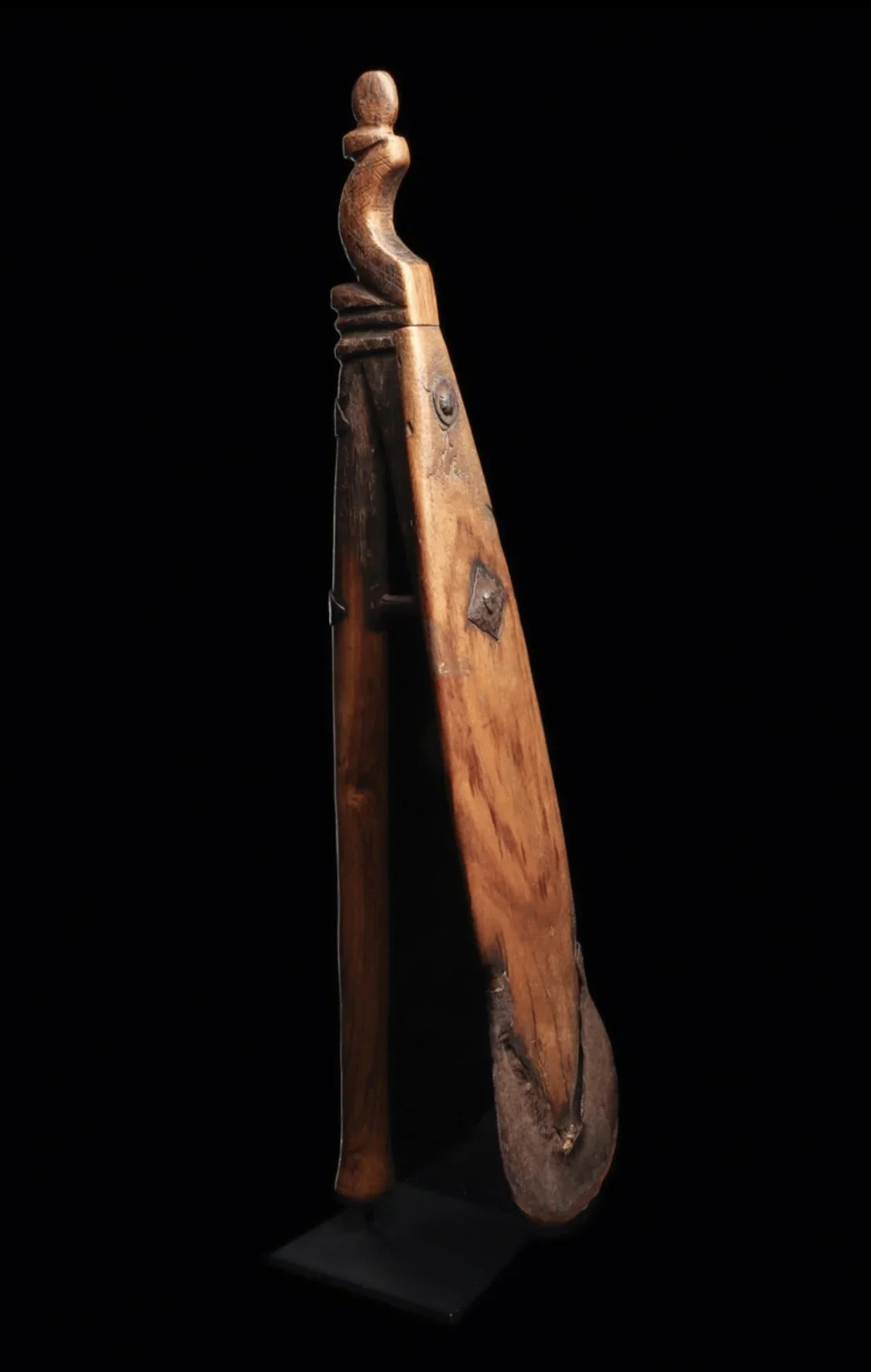 This is a rare Bamana ritual hoe or “daba” used in conjunction with the Chi Wara “antelope” headdress dance and was not intended for agricultural use. Mali, wood, iron, 25.” H. The Chi Wara or Tyi Wara society of the Bamana are dedicated to the god o