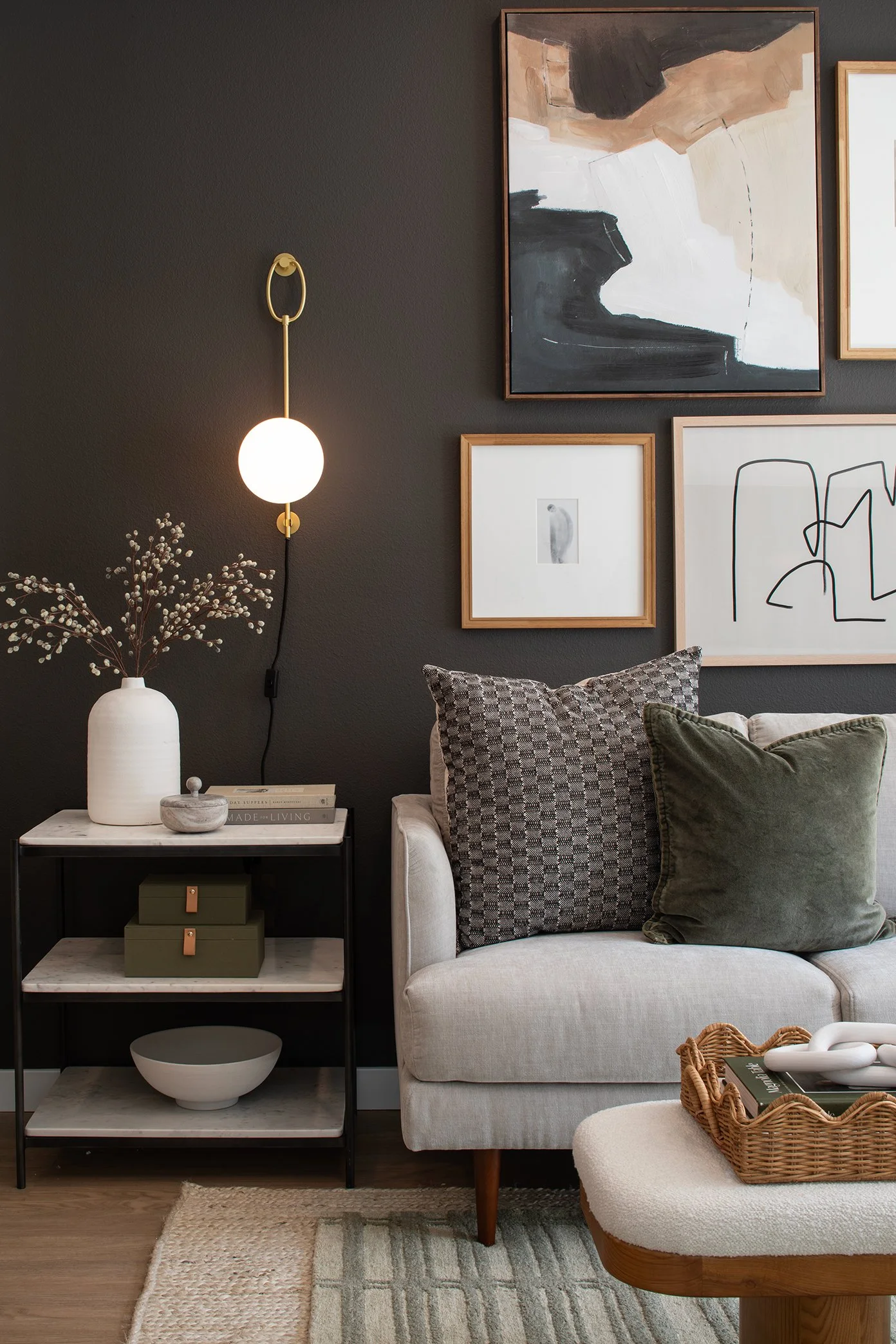 Mannigan_VillageMontclair_MeghanBob_ModelLivingVignette_WEB (1).jpg