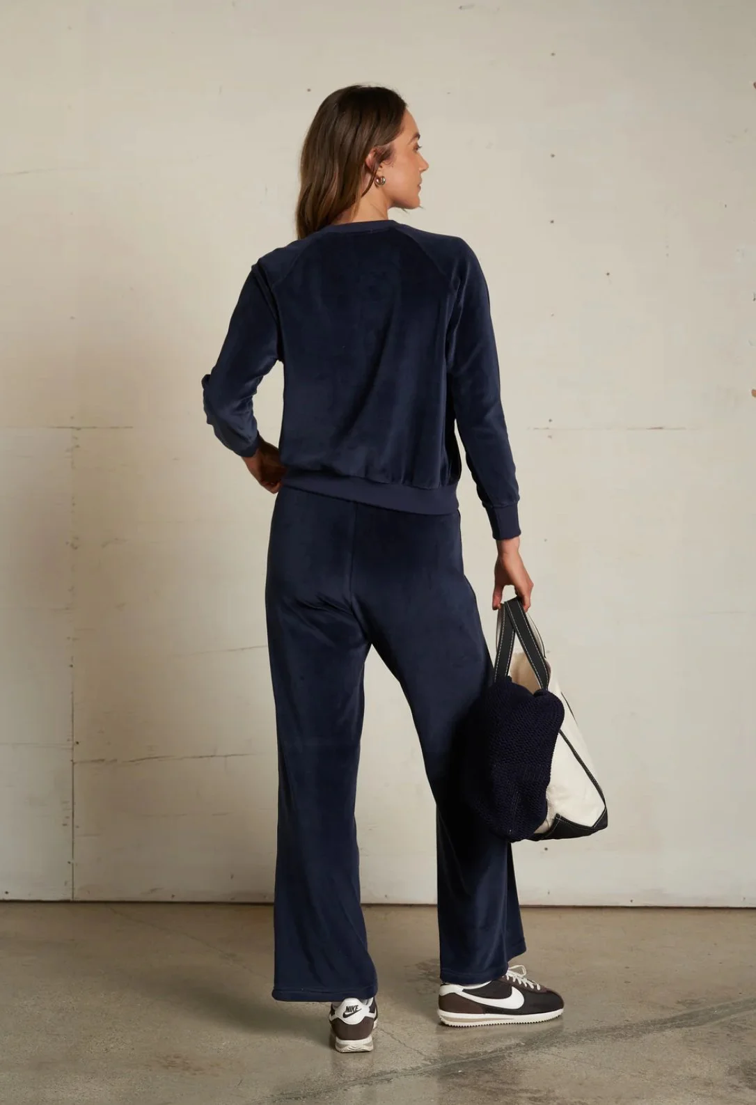 Perfect White Tee Stella Velour Sweatshirt