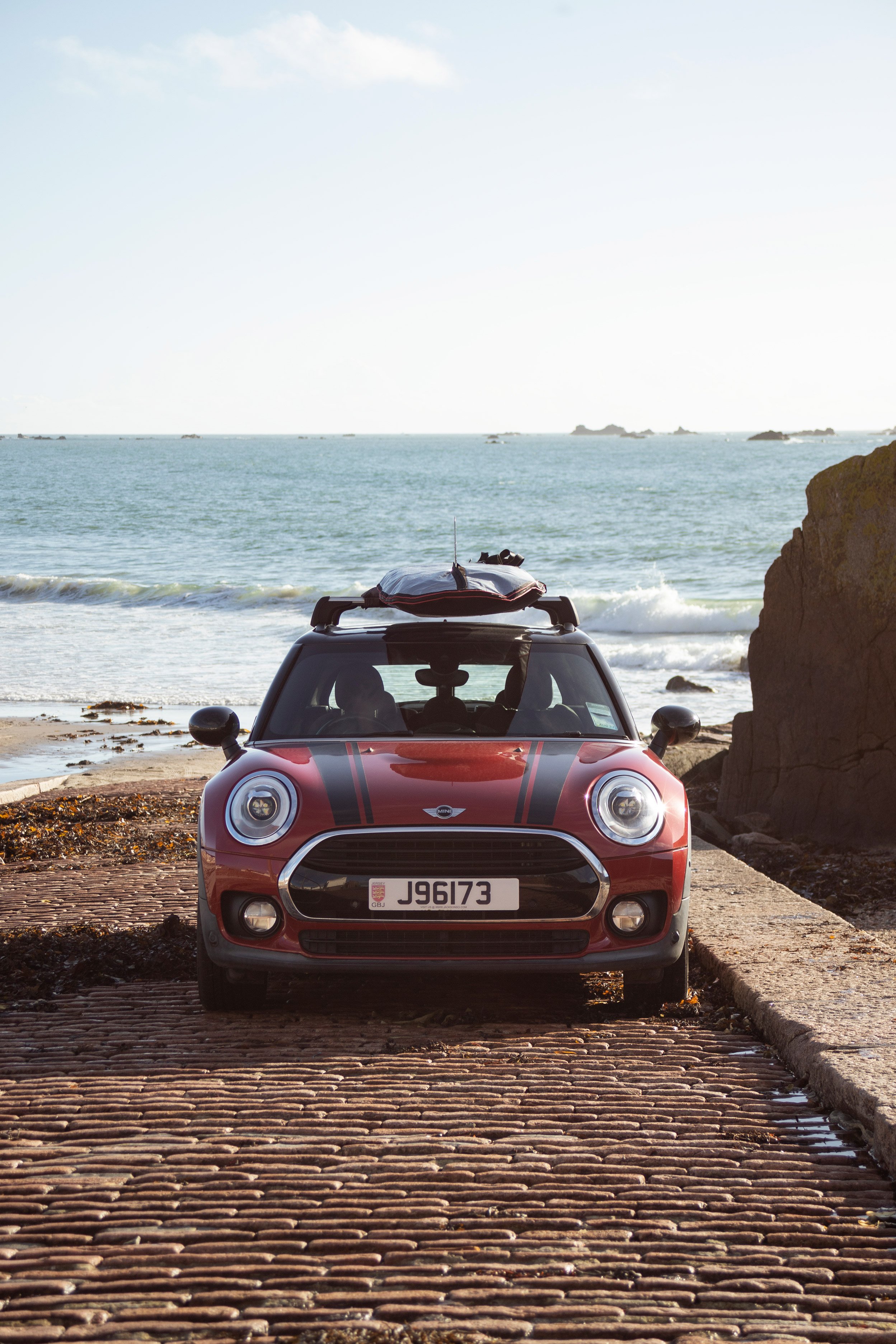 matthewbrownphoto_simonsurfing11.jpg