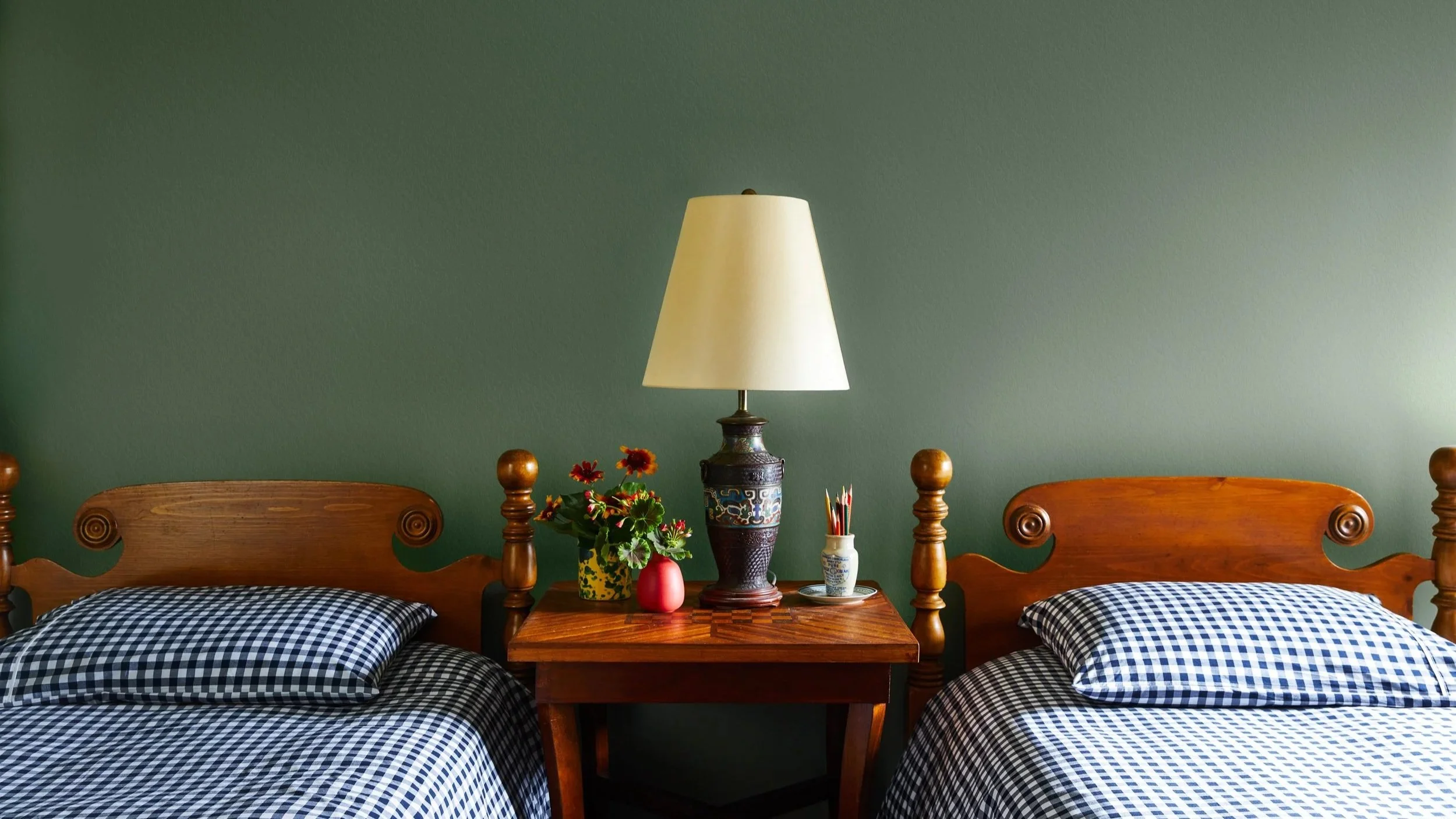 Designer: Redmond Aldrich Design | Photographer: Laure Joliet | Stylist: Yedda Morrison |
