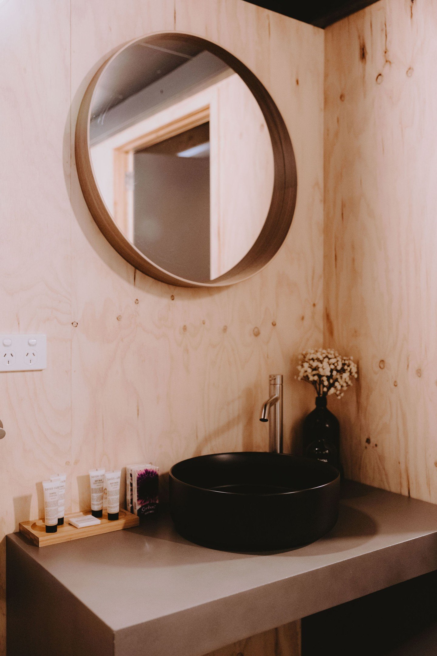 Many guests tell us they&rsquo;re surprised by just how quiet it feels here.

The stillness, the space, the uninterrupted sleep &ndash; things that are easy to underestimate until you experience them.

Autumn seems to amplify all of it.

#ShepherdsHi