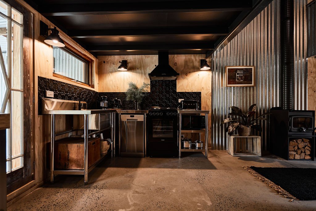Fully-equipped-kitchen-with-luxury-cooker-and-appliances-in-Shearers-Quarters.jpg