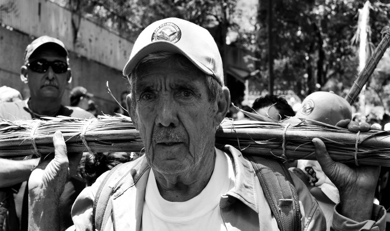 021bw-web.jpg