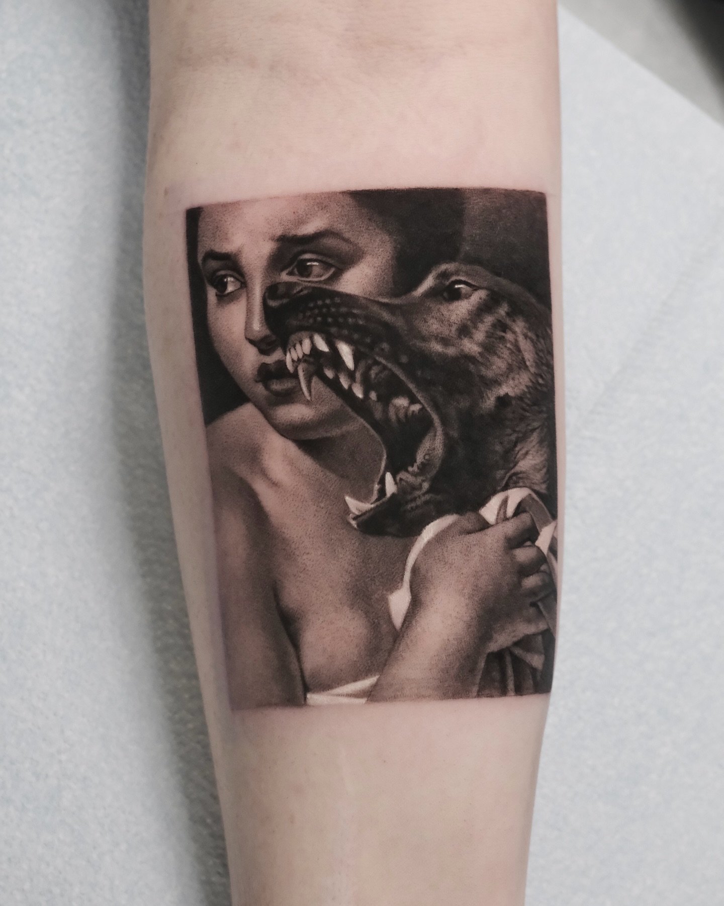 Amazing project from a couple of days ago .
Artwork by @robin_isely
Books open, Inquiry link is in bio 🙏
Done at @dot.creativegroup 

#tattoo #kidstattoo #photorealism #microrealism #detailedtattoo #portraittattoo #nyc #nyctattoo #goldy #inked #skin