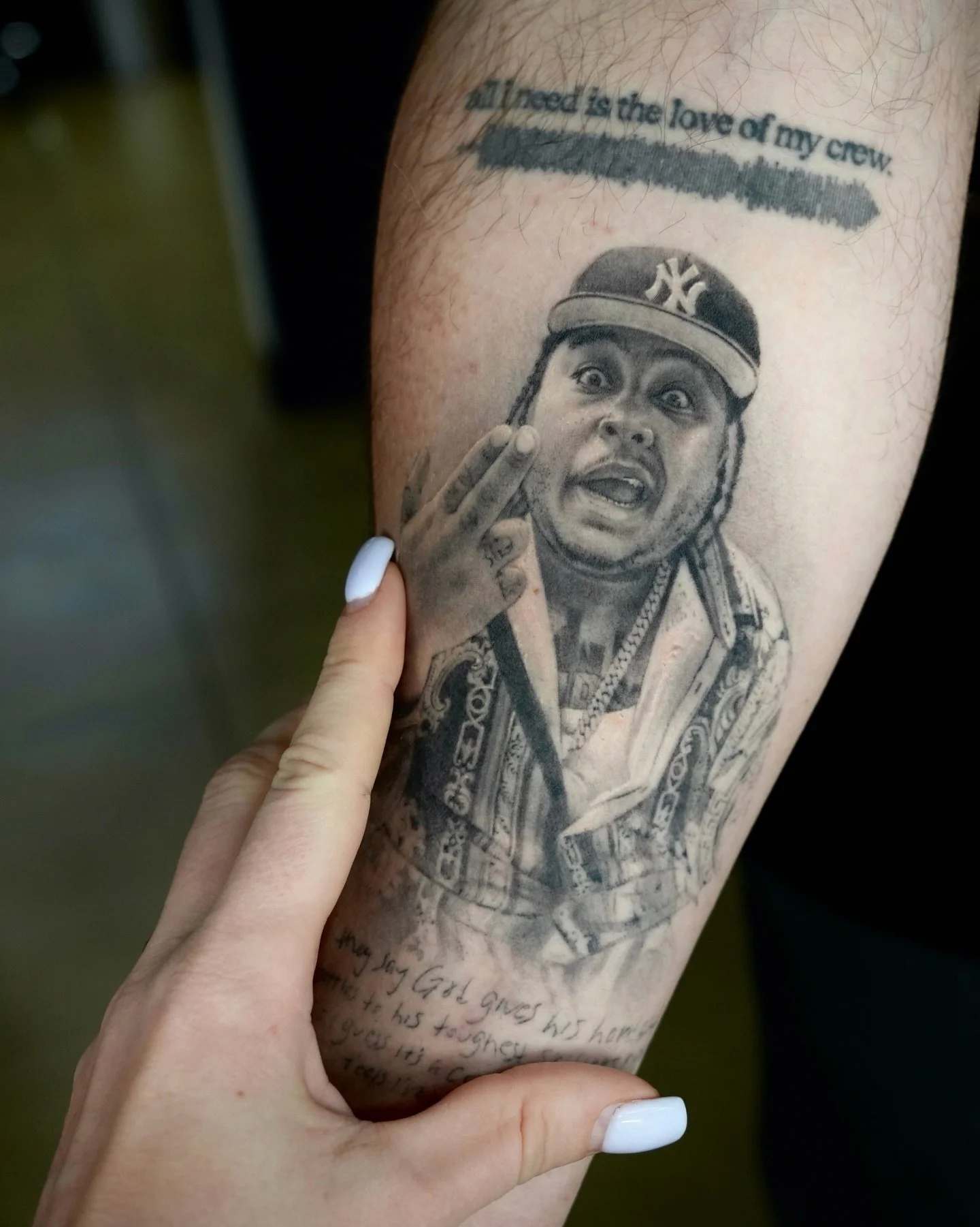 Healed🙌 
Was done back in July plus one touchup right after initial healing 
Inquiry link is in bio 🙏
Done at @dot.creativegroup 

#tattoo #healedtattoo #photorealism #portraittattoo #nyctattoo