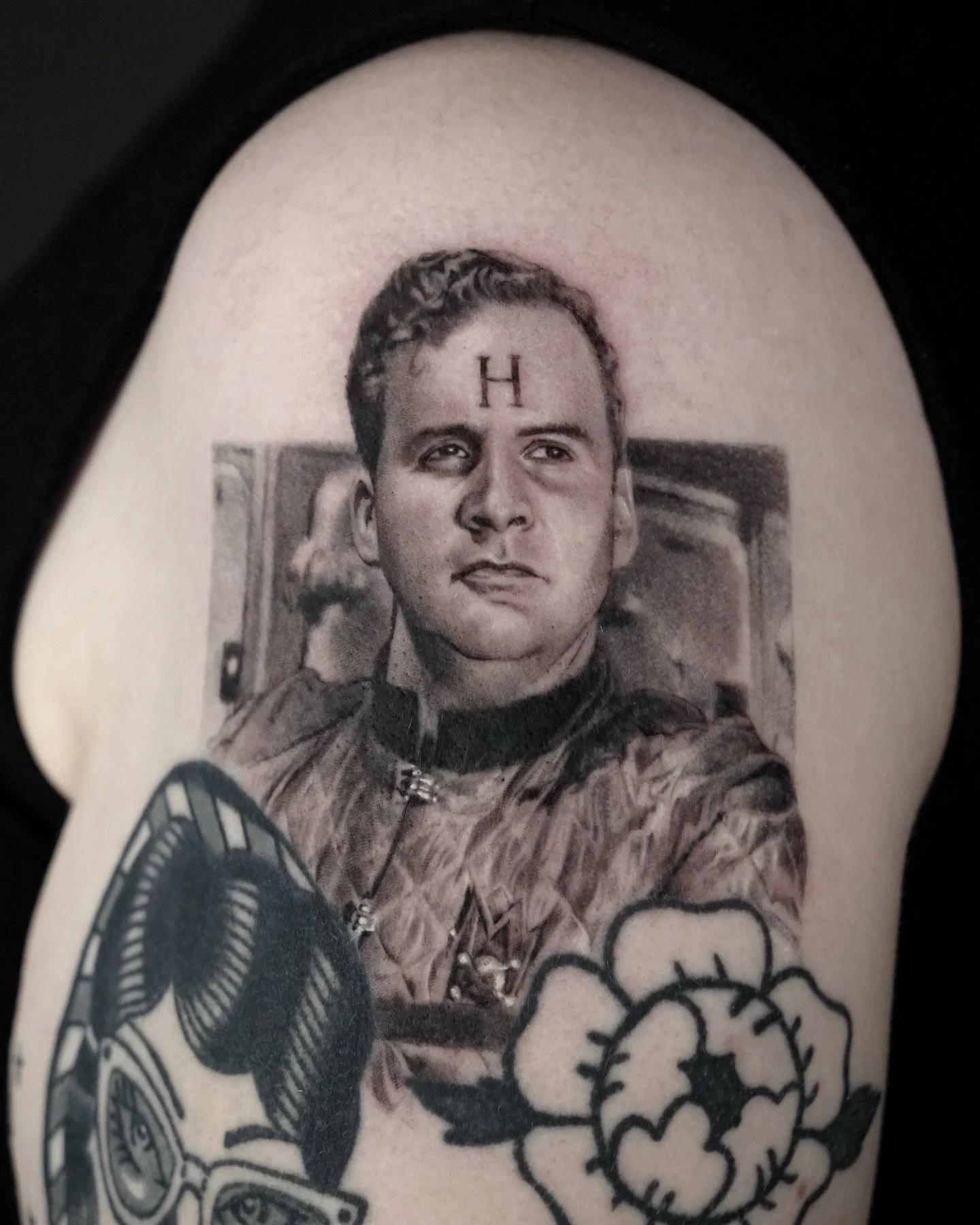 Red Dwarf 
Inquiry link is in bio 
Done at @dot.creativegroup

#tattoo #portraittattoo #reddwarf #nyctattoo #detailedtattoo