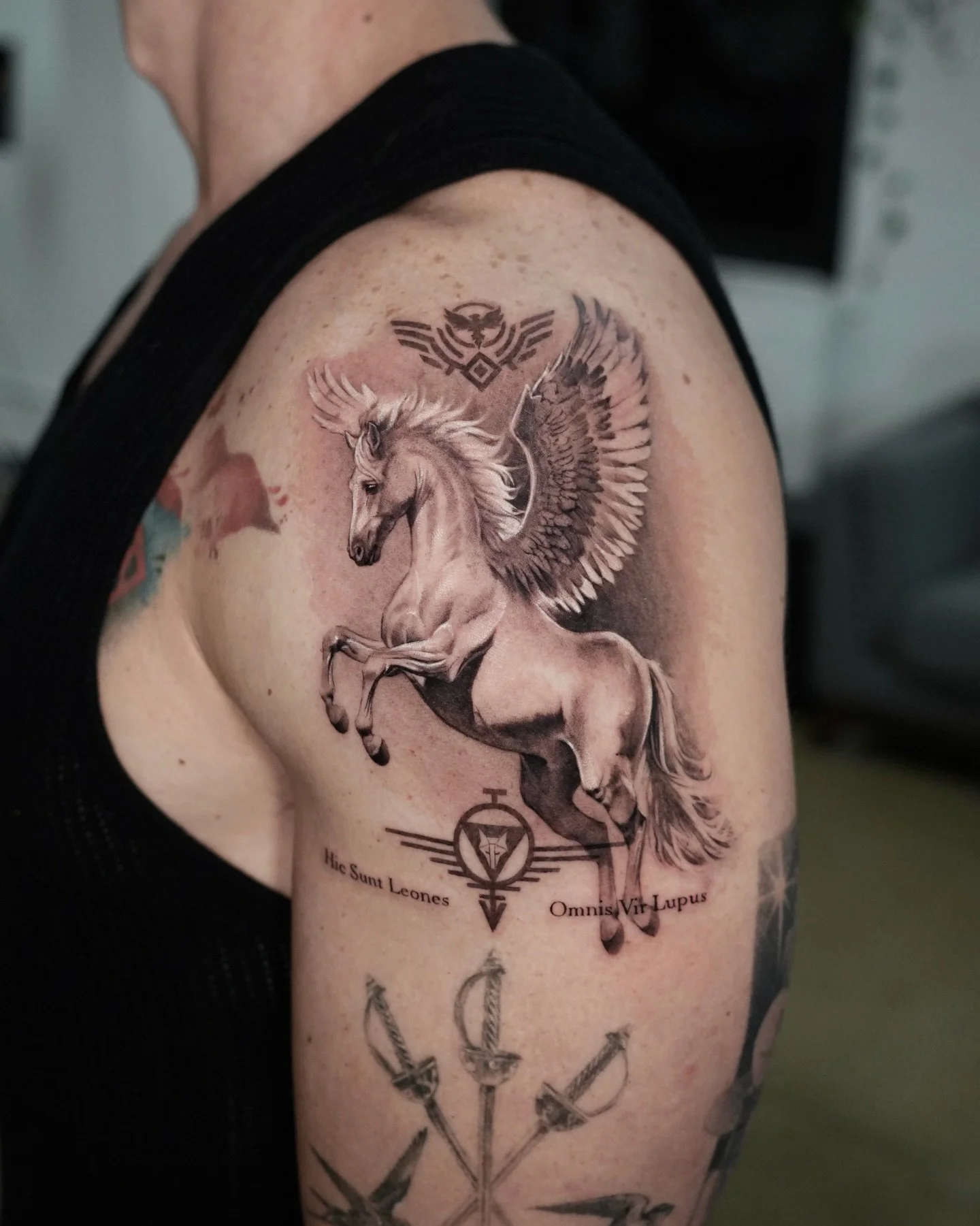 Red Rising 

Inquiry link is in bio 🙏
#tattoo #redrising #pegasus #detailedtattoo #nyctattoo
