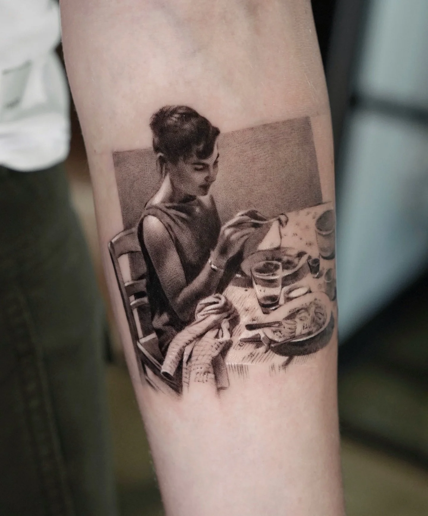 Grandma eating spaghetti 🍝 

Inquiry link is in bio
#tattoo #detailedtattoo #portraittattoo #oldphoto #nyctattoo