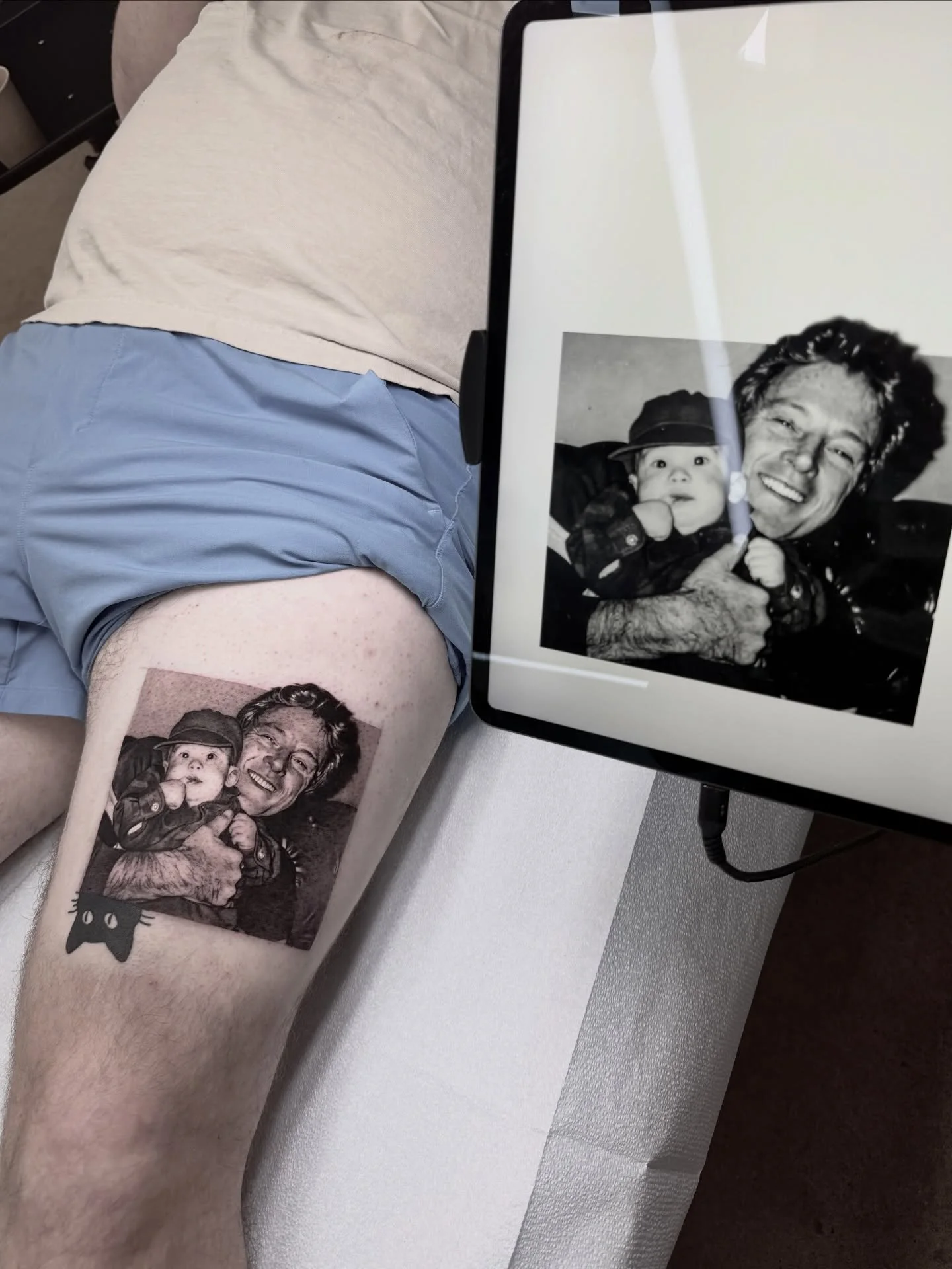 Inquiry link is in bio 🙏
Done at @dot.creativegroup 

#tattoo #portraittattoo #portraittattoo #photorealism #familytattoo