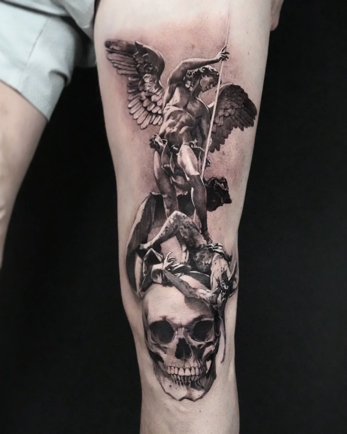 Day 2 St Michael the Archangel
 (original statue by Giuseppe Antonio Lomuscio from Vatican gardens)

#tattoo #detailedtattoo #sculpturetattoo #saintmichel #firstsession