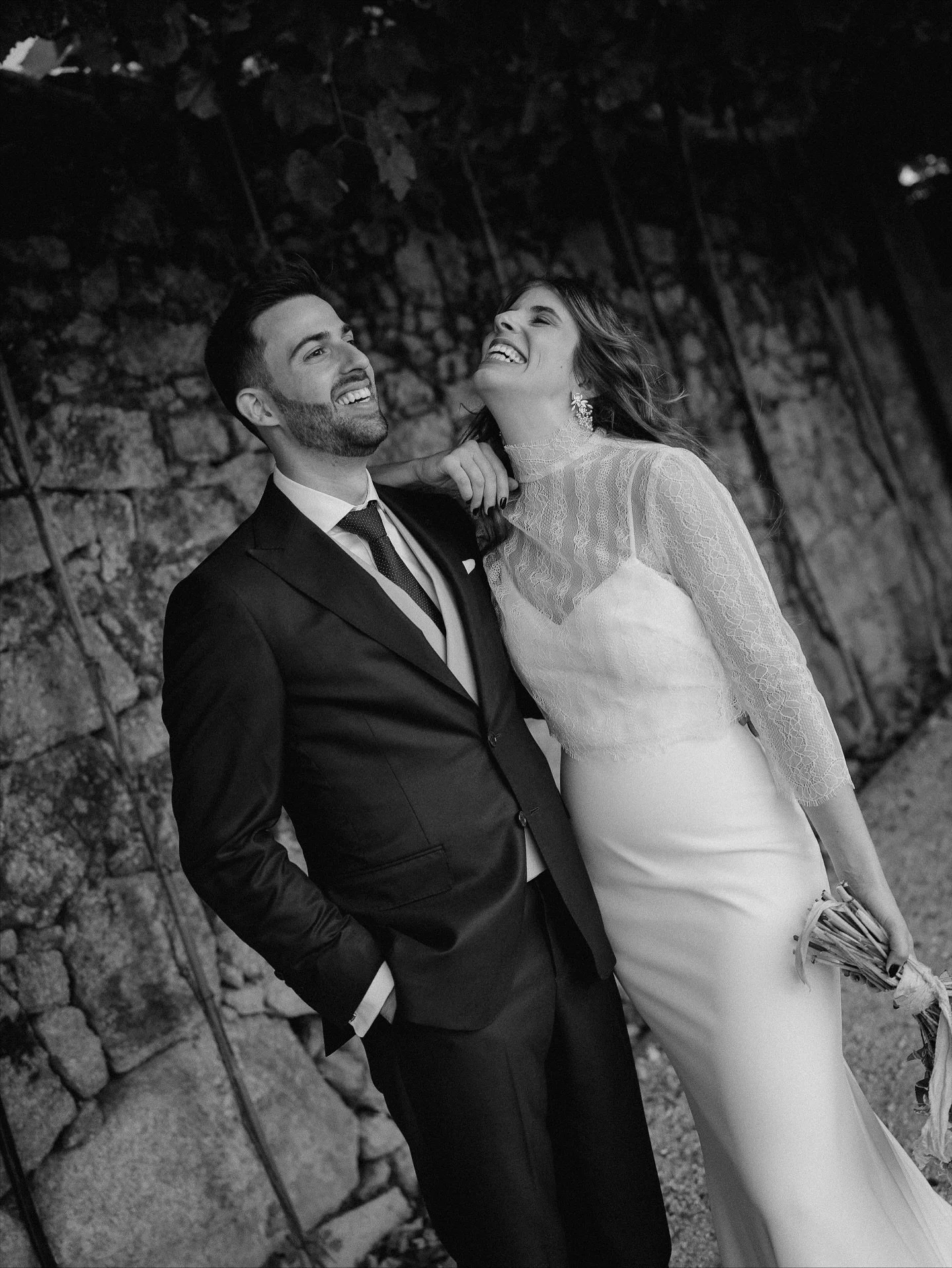 No words to describe the contagious energy of these two✨

Photography @filipemontesphotography 
Dress @jesuspeiroporto 
Jewellery @catavassalo 
Suit @alfaiatarialusa 
Venue @casadaorta 
MakeUp &amp; Hair @filipamartins.makeup 
Dj @goncamaria_