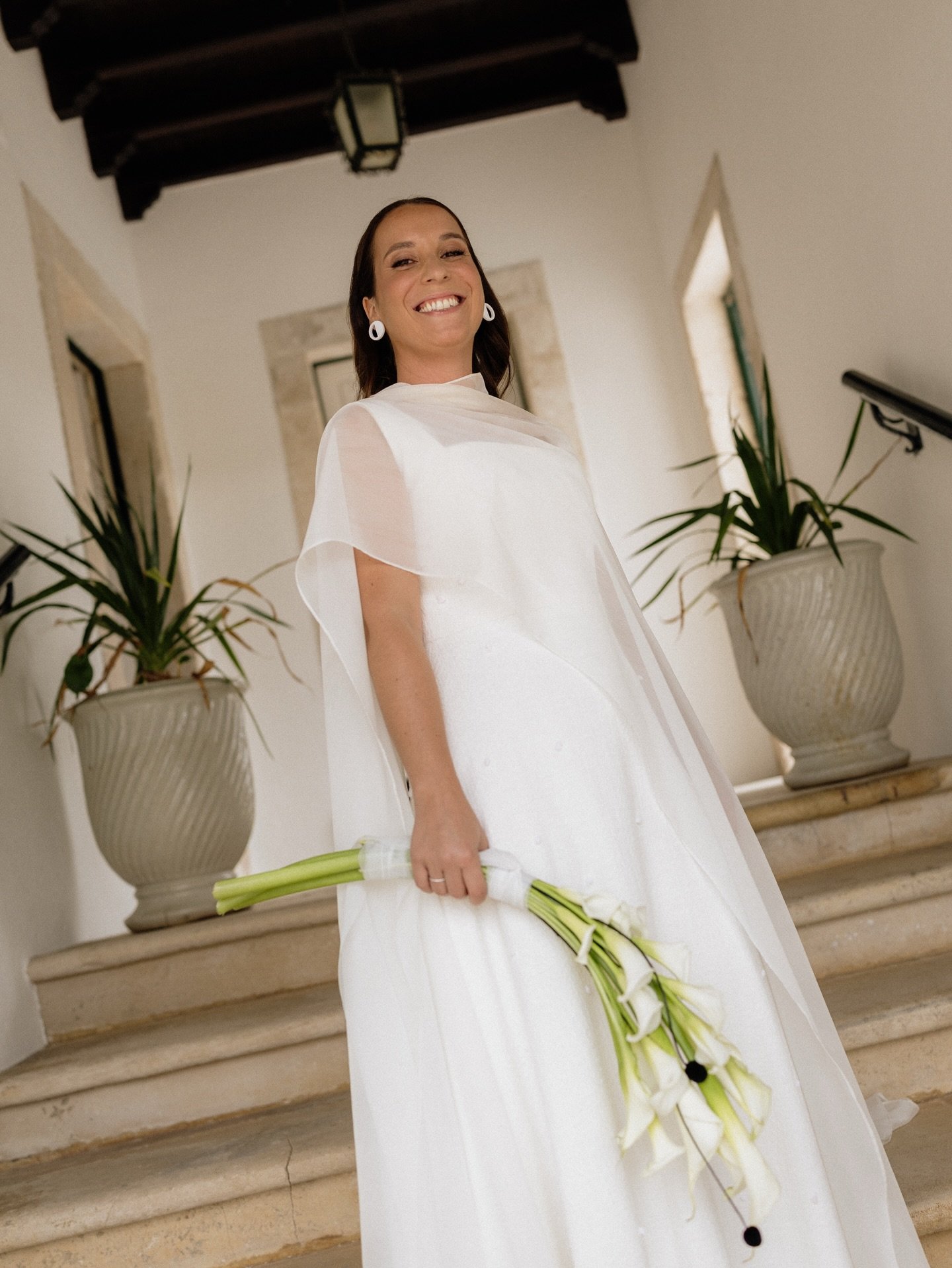 Power in every quiet detail 

Photography @filipemontesphotography
Venue @quinta.do.cidral
Catering @antoniopadeirocatering
Dress @nunoabrantes_atelier
Suit @crialme
Watch @tissot_official
Celebrant @25porines
Video @andrereis.pt
Shoes @converse
Hair