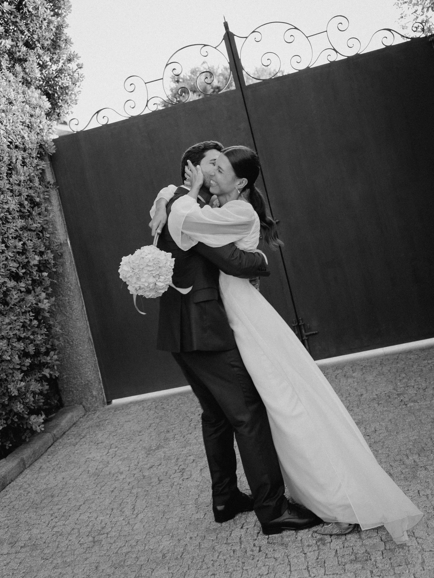 Unspoken ✨

Photography @filipemontesphotography 
Video @soparafilms_weddings 
Jewellery @swarovski 
MakeUp @bru_choupina 
Hairstylist @hairbyricardomartins 
Dress @veronica.cristovao 
Bouquet &amp; Decor @kitschnet 
Venue @quintadoavesso 
Dj @bloome