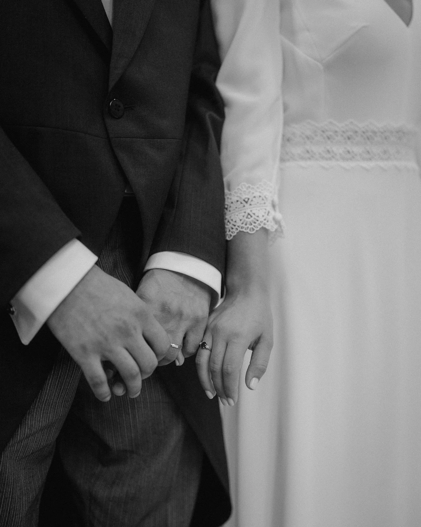 Hand in hand, quietly ✨

Photography @filipemontesphotography 
WP @parautaevents 
Dress @alma_novia
Venue @casadevilaverde
MakeUp @prettyexquisitecom 
Hairstylist @joanadani3la 
Video @andrereis.pt
