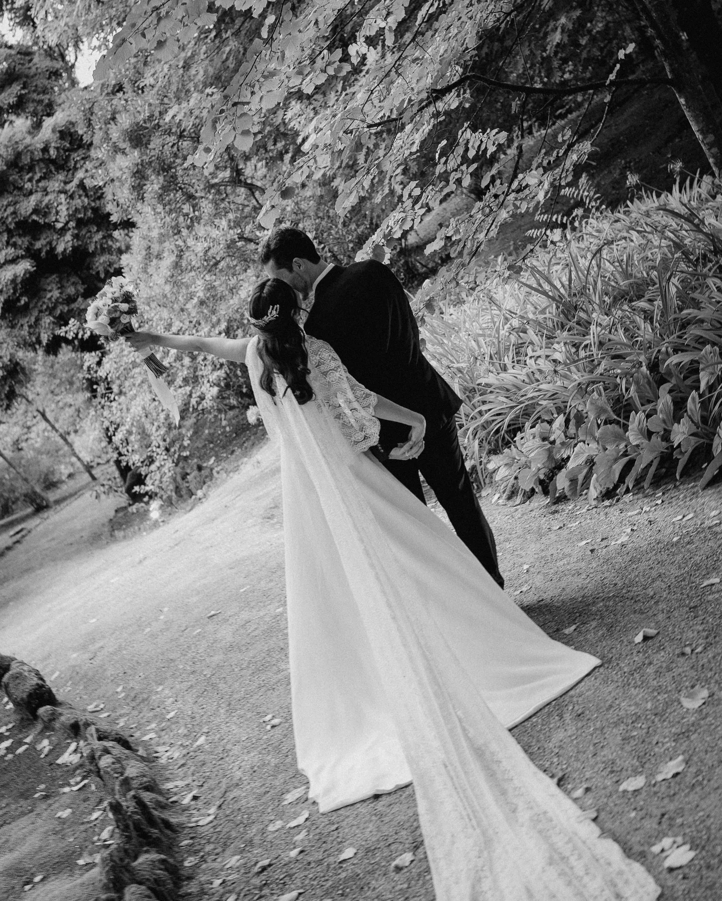 So grateful to be part of this beautiful love story ✨

Photography @filipemontesphotography
Video @os_tais 
Hotel @thegrovehouses 
Wedding planning &amp; Decor @parquedapenha 
Venue @parquedapenha 
Stationary @mainacoeur 
Suit @boss
Watch @longines 
