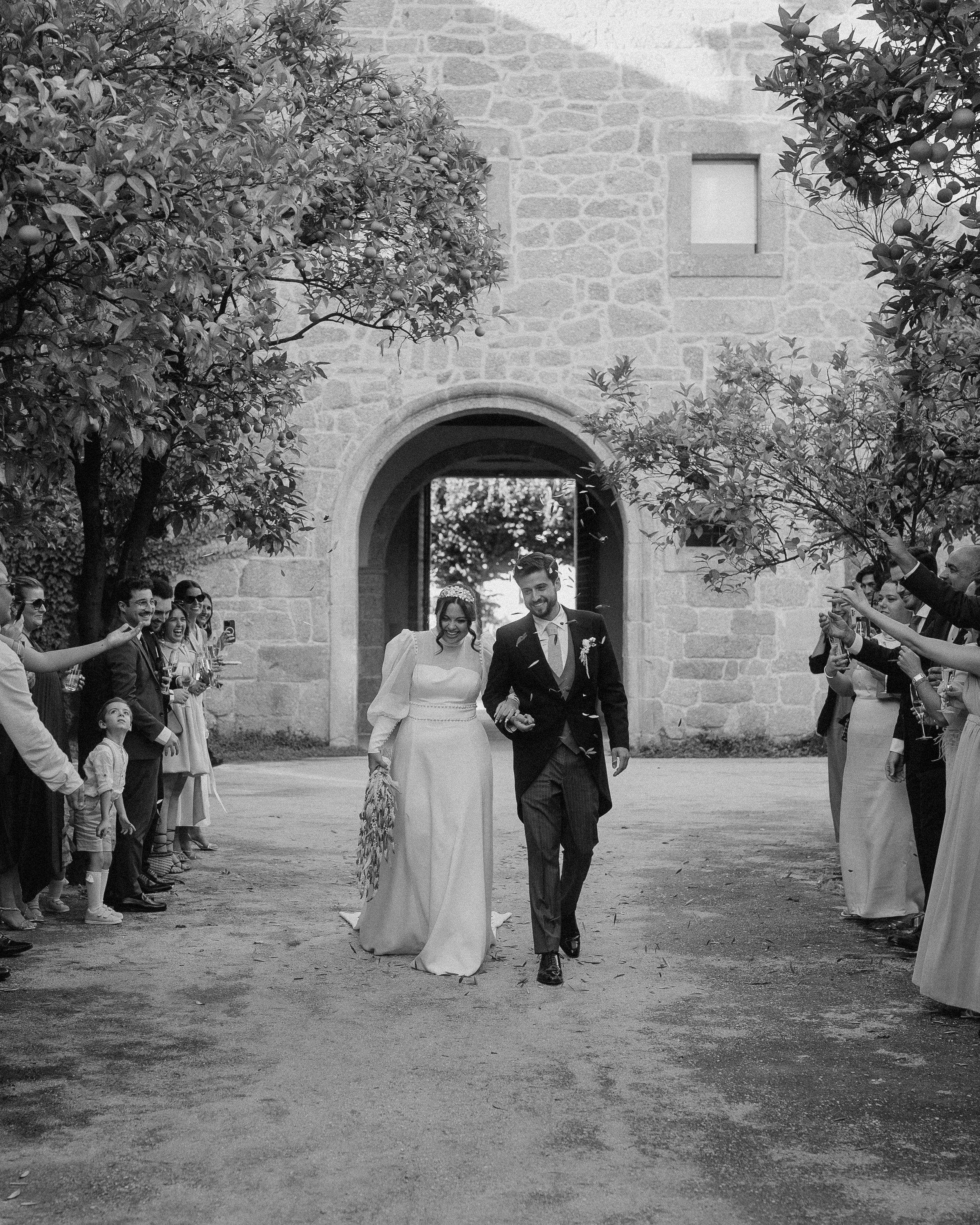 An atmosphere of quiet beauty and refined elegance at Pousada de Amares

Photography @filipemontesphotography 
Jewellery @hoyara_jewellery
Shoes @dior
Hairstylist @isabelferreiracabeleireiros
Bouquet @jardindepoque
Venue #pousadadeamares @joanacarval