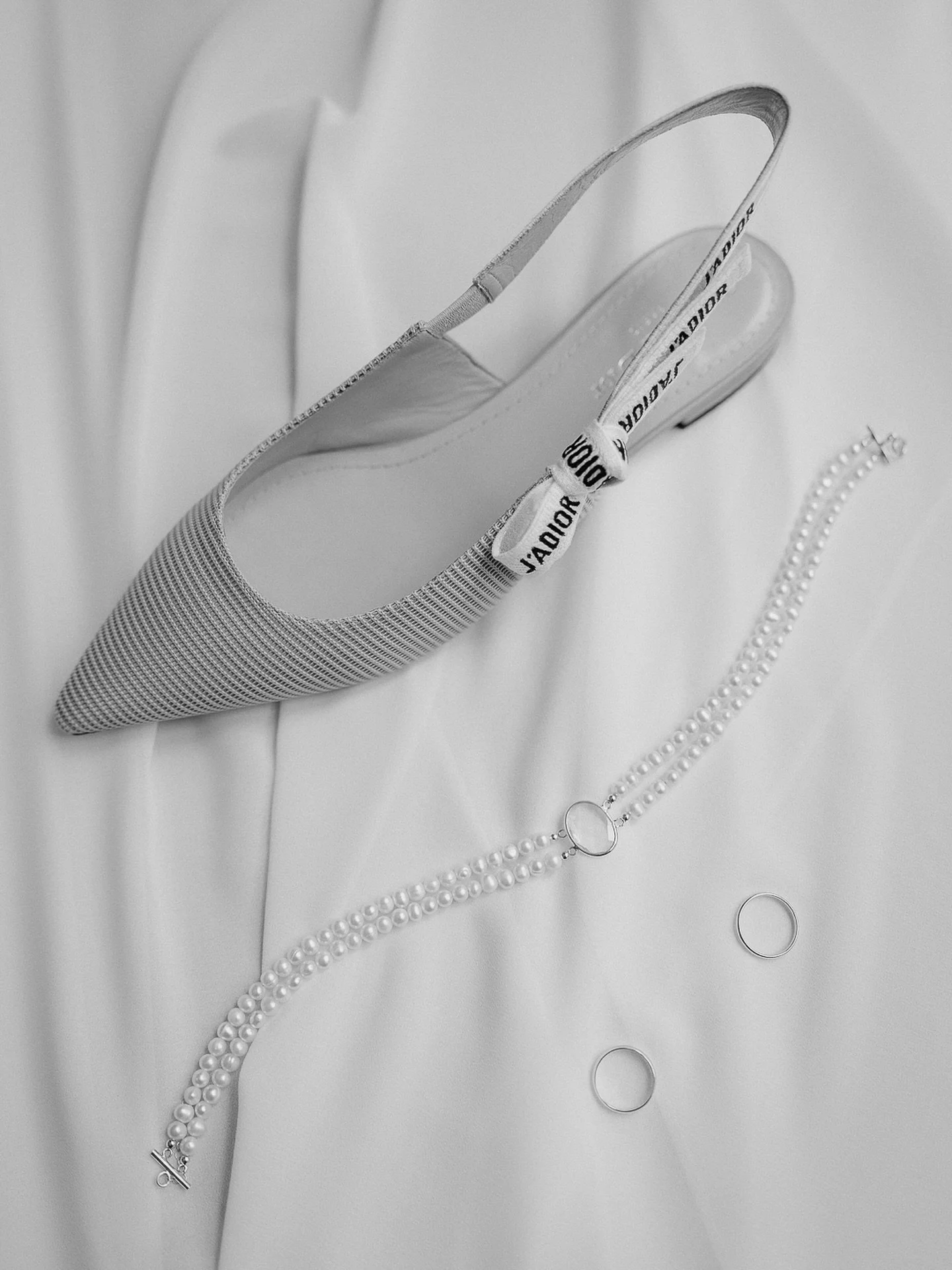 Bridal shoes

Wedding Planner @hierro.events
Photographer @filipemontesphotography
Suit @oalfaiate.pt
Jewellery mbm_portuguesejewellers
Shoes @dior
Makeup ananogueiramakeup
Hairstylist sandravieira_hairstudio
V&iacute;deographer @seteluasfilms
Cake @