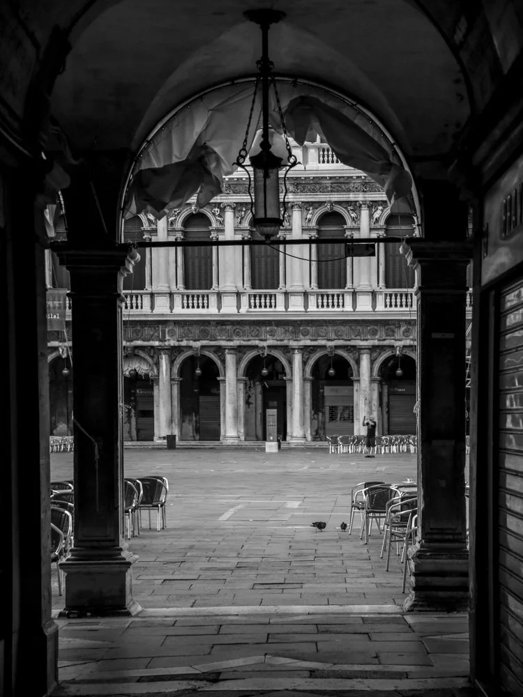 Venicestreets_web_3.jpg