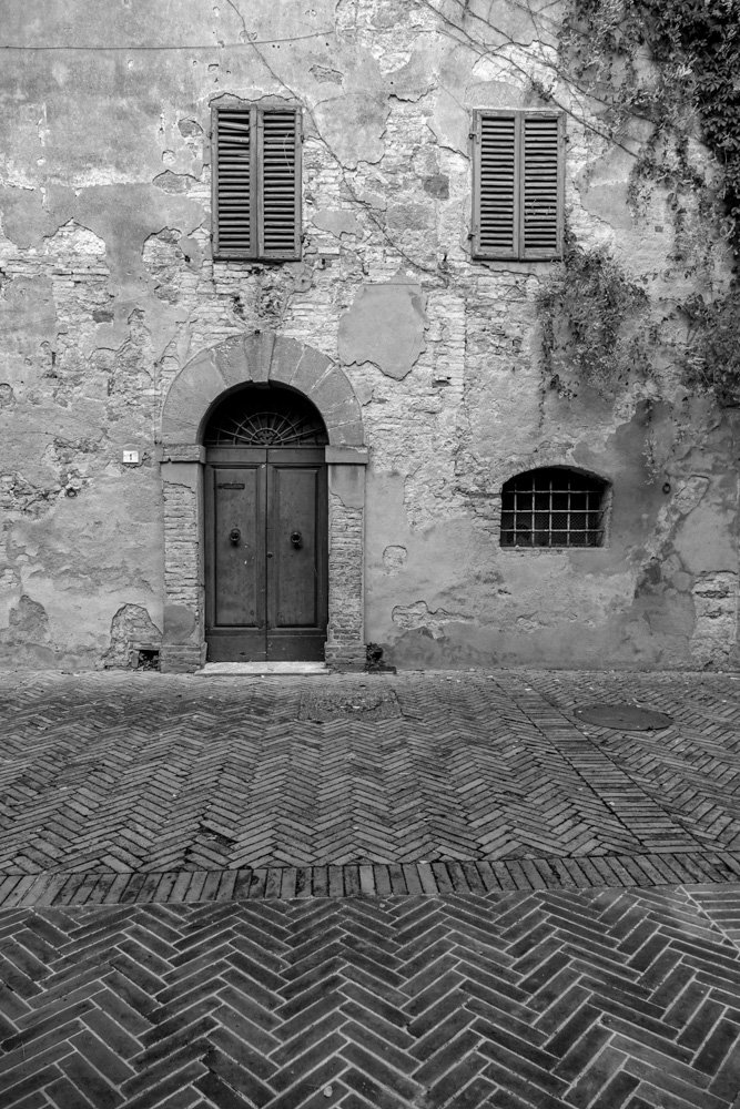 ItalyTodiDoor_web.jpg