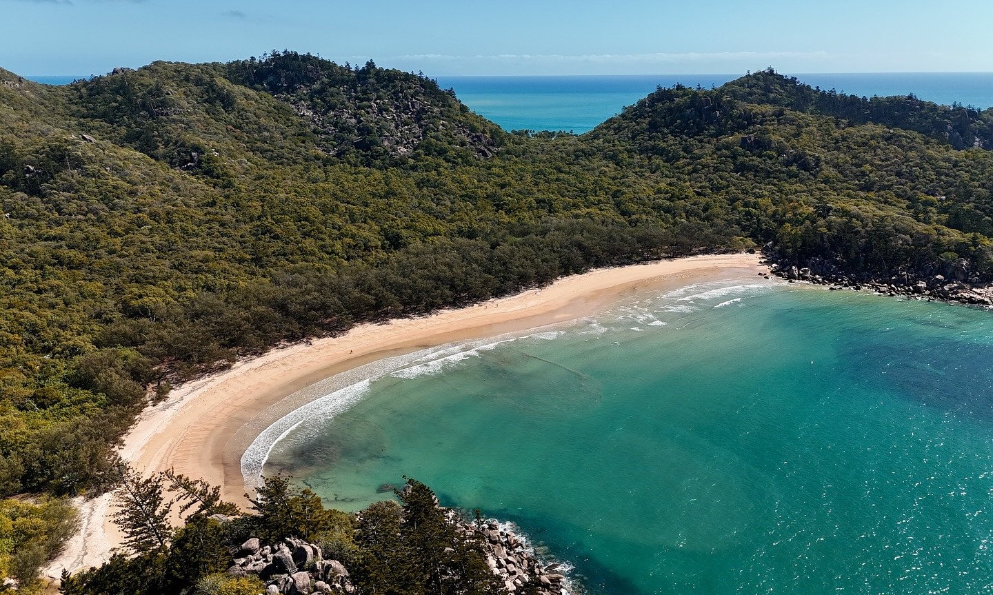 It&rsquo;s all about Florence Bay buuuut&hellip; maybe it shouldn&rsquo;t be.⁠
Here are a few bays we love just as much, for a lot of the same reasons, minus the crowds:⁠
⁠
🌊 Huntingfield Bay &ndash; Snorkelling + seclusion perfection. When the wet 