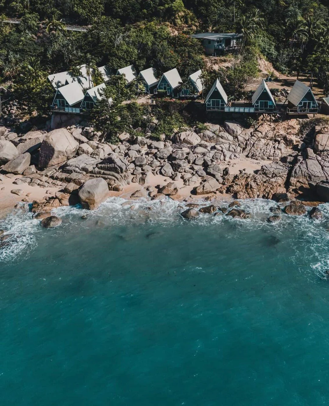 Ready to feel young and free again? Take our advice, head to Nomads, grab a drink from the Island Bar, order from Island Burger, and settle in.⁠
⁠
It&rsquo;s Maggie&rsquo;s only true beachside hangout&hellip; and it ALWAYS hits the spot. 🌴🍔⁠
⁠
📷️ 