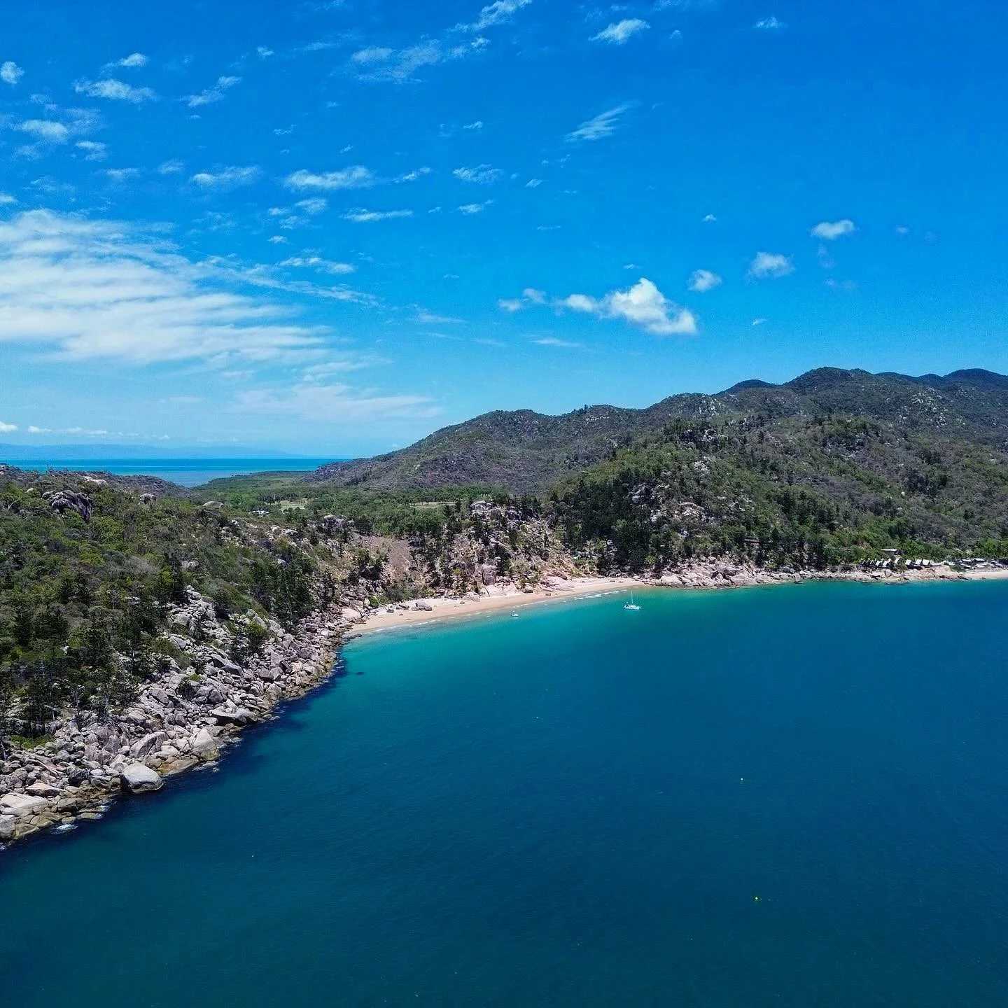 Longing for a day like this 🌊☀️ but soaking up the rainy weather instead.⁠
⁠
Our top rainy-day picks on Magnetic Island.⁠
⁠
1. There&rsquo;s something to be said for settling in with a good coffee while the rain rolls through. We love Arcadia Bakeho