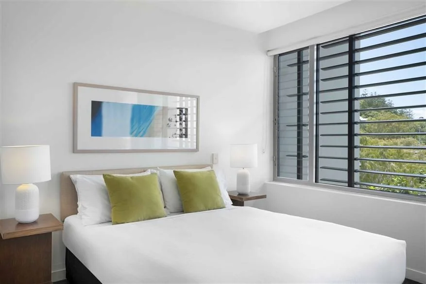 Peppers-Blue-on-Blue-Resort-Magnetic-Island-1-Bedroom-Apartment-Bed.t89963.jpg