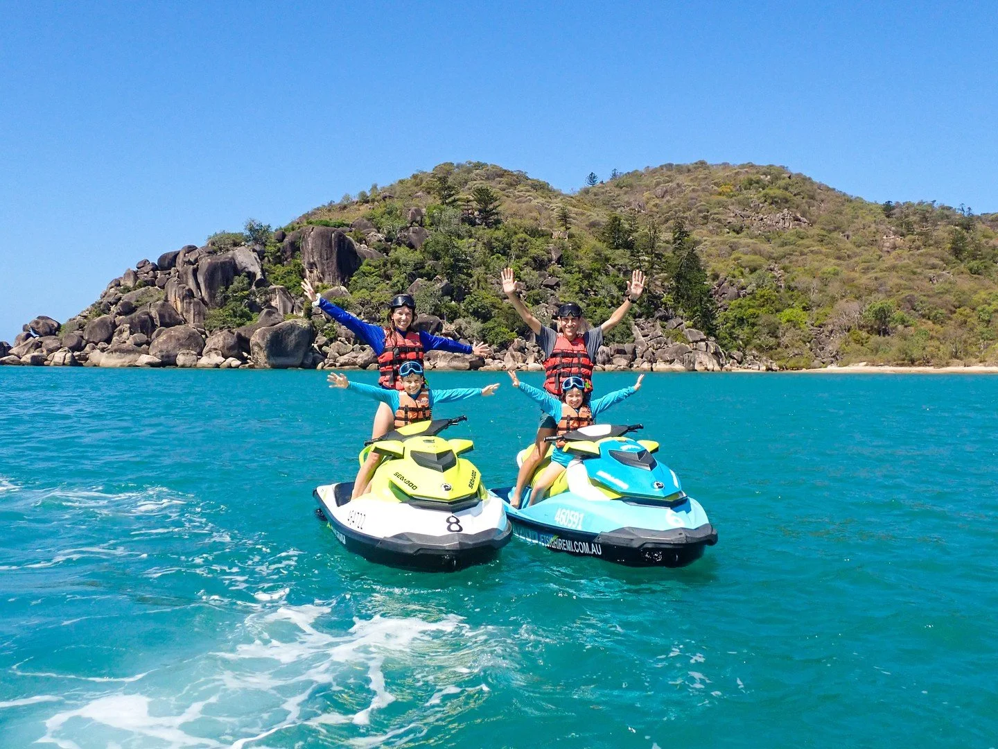 School Holidays on Magnetic Island 7/7: Jet Skiing and Water Adventures 🌊⁠
⁠
Horseshoe Bay is the island&rsquo;s watersports hub. Magnetic Island Jet Skis, offers guided tours and supervised hire. Families can take turns driving or riding together w