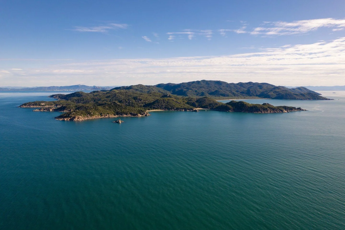 Closer than you think, further than you feel. Magnetic Island is a nature lover&rsquo;s paradise just 20 minutes from Townsville, North Queensland.⁠
⁠
We might be biased, but we reckon it has it all. 23 bays and beaches, kilometres of bushland hikes,