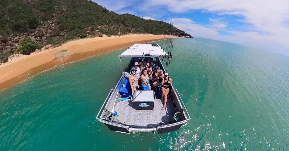 New week, new adventures ☀️⁠
⁠
It's a bit blowy on the south eastern corners of Maggie, but up here in the north it&rsquo;s picture perfect. Our Horseshoe Bay operators will get you out there, no traffic, no fuss, just fast access to the island&rsquo