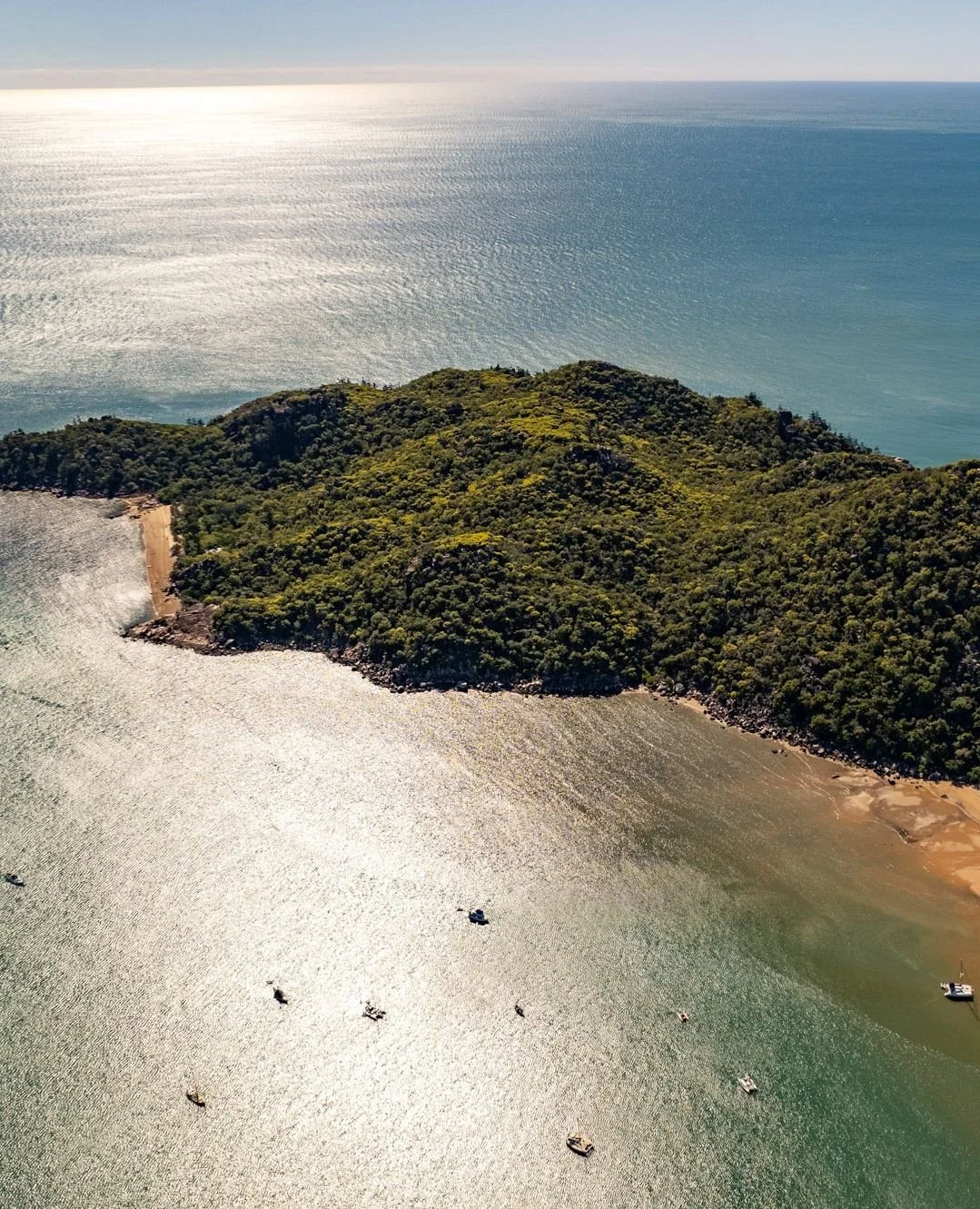Little weekend sunset idea ☀️⁠
⁠
Jump on with local Shane from @magnetic.island.sea.kayaks, paddle through Horseshoe Bay&rsquo;s anchorage and spend some time exploring the secluded White Lady Bay.⁠
⁠
We might even have a couple of turtles cruise pas