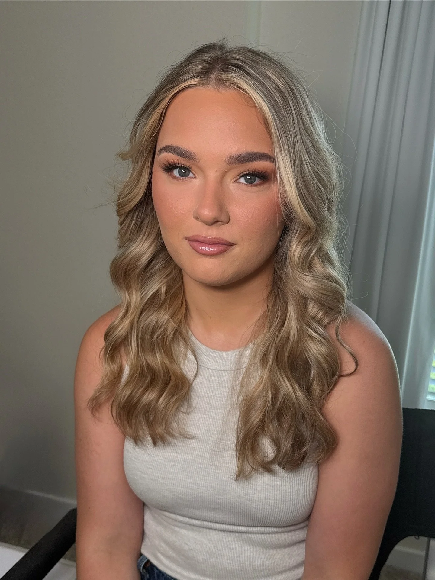 Glam on @savacostaphoto for her branding photoshoot 😍🩶📸
click the link in my bio to book your appointment today ✨
makeup @muatrystadesiree
hair @socodrybarcollegestation
@savacostaa
#texasmakeupartist #mua #softglam #makeupartist