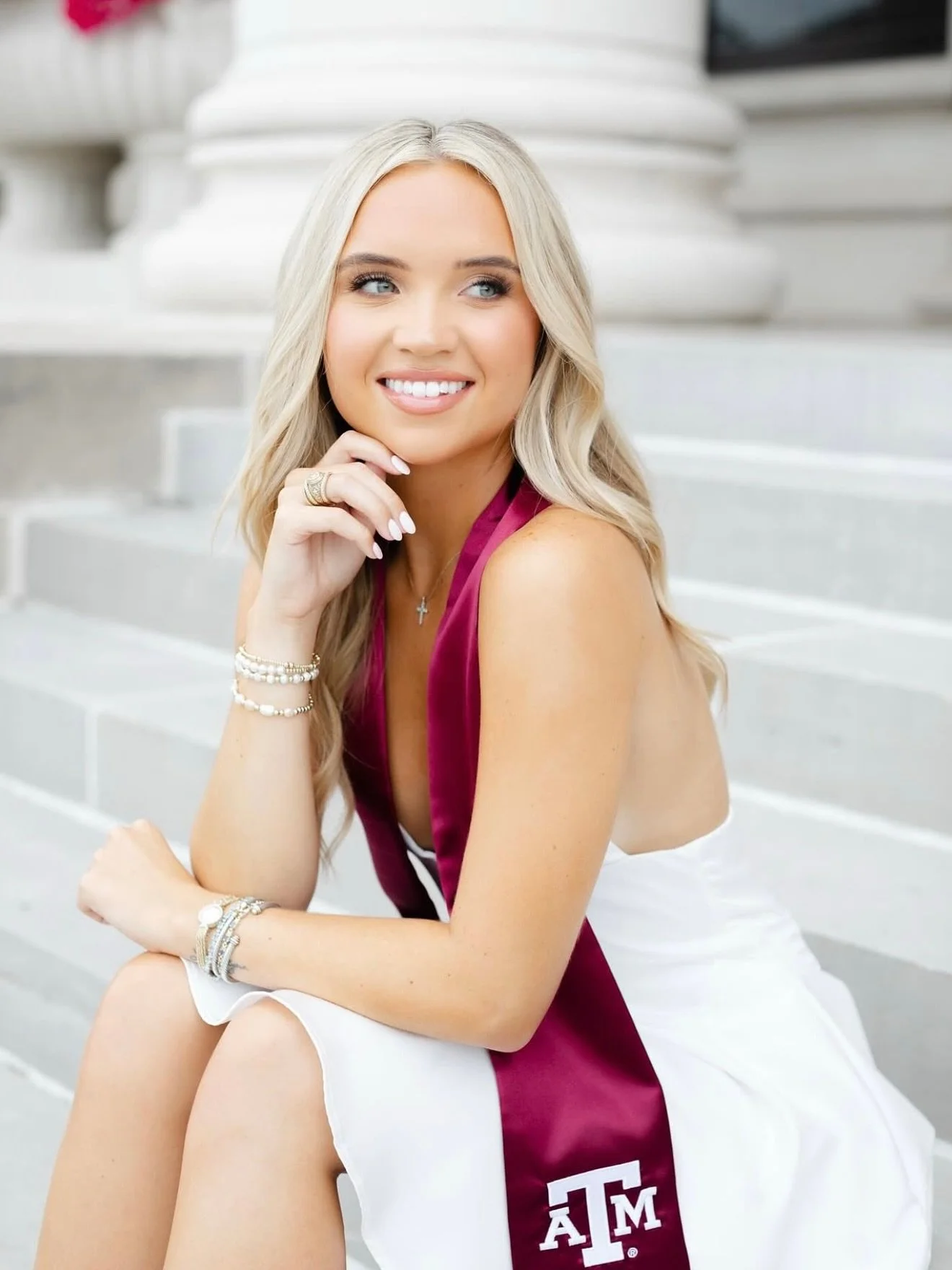 December graduates, it’s almost time 🎓✨ my bookings are open for senior photoshoots & graduation makeup!
book your glam today 🤍 link in bio
#seniorpictures #graduationmakeup #tamumakeupartist #collegestationmakeupartist