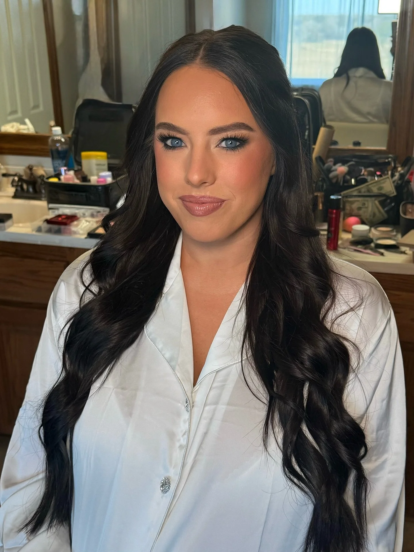 Lorin&rsquo;s Bridal Glam 👰🏻&zwj;♀️🤍💍 

Congratulations @lorin_kaye ✨ I&rsquo;m so happy for you! It was an honor getting to do your makeup on such a special day! 

#bridalglam #bridalmua #weddingdaymakeup