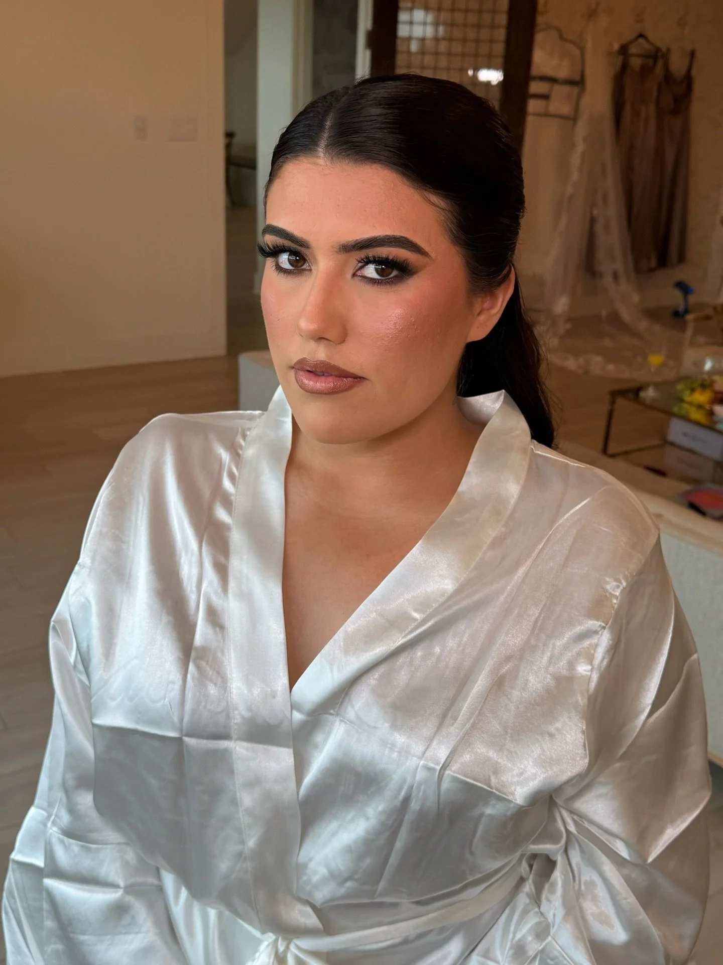 Full glam brides hit different 🤌🏼🤍

Makeup by Me 
Hair @createdby.kylie 
Venue @camp.hosea 

#bridalglam #weddingday #makeupartist