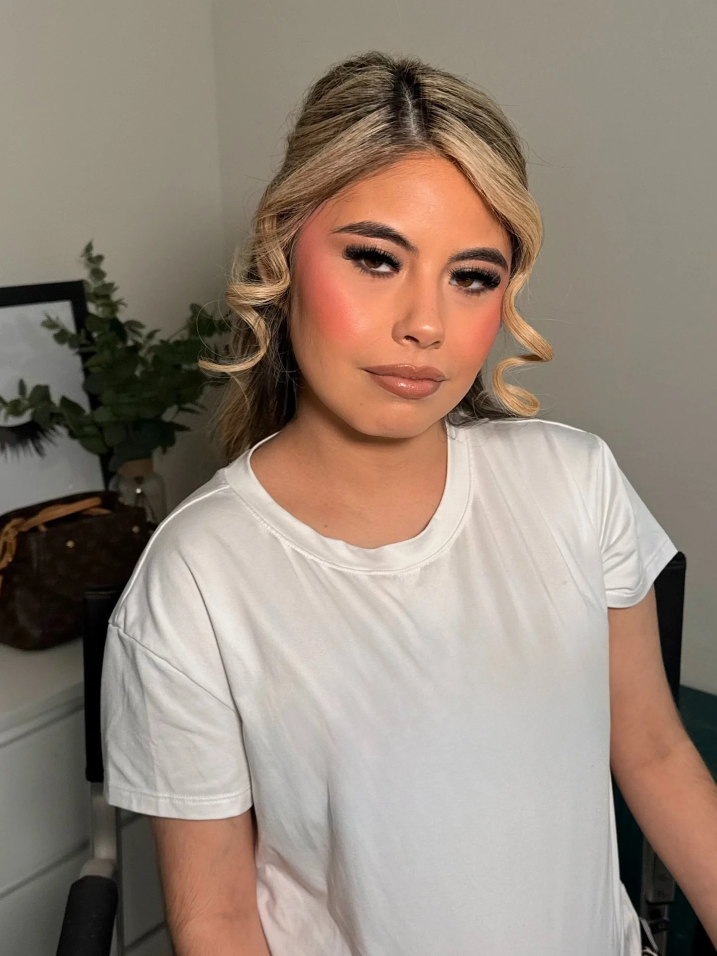 Beautiful mama to be 🤍🧸🍼 @mirelle_diaz 

maternity photoshoot makeup by me 

#maternityphotoshoot #glam #makeupartist