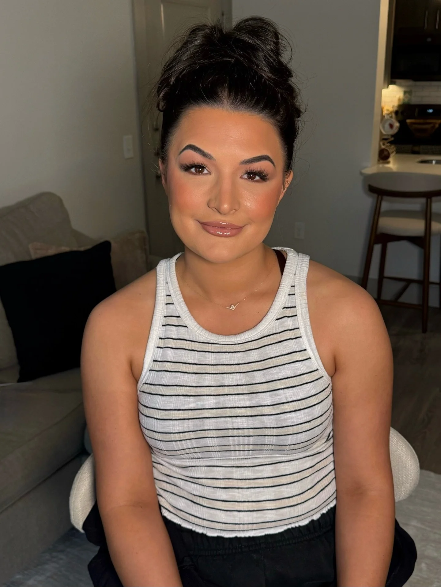 Glam by me on @hairby.cricket ✨ for @theaestheticcobcs salon photoshoot 🫶🏼 

#softglam #makeup #texasmua #makeupartist