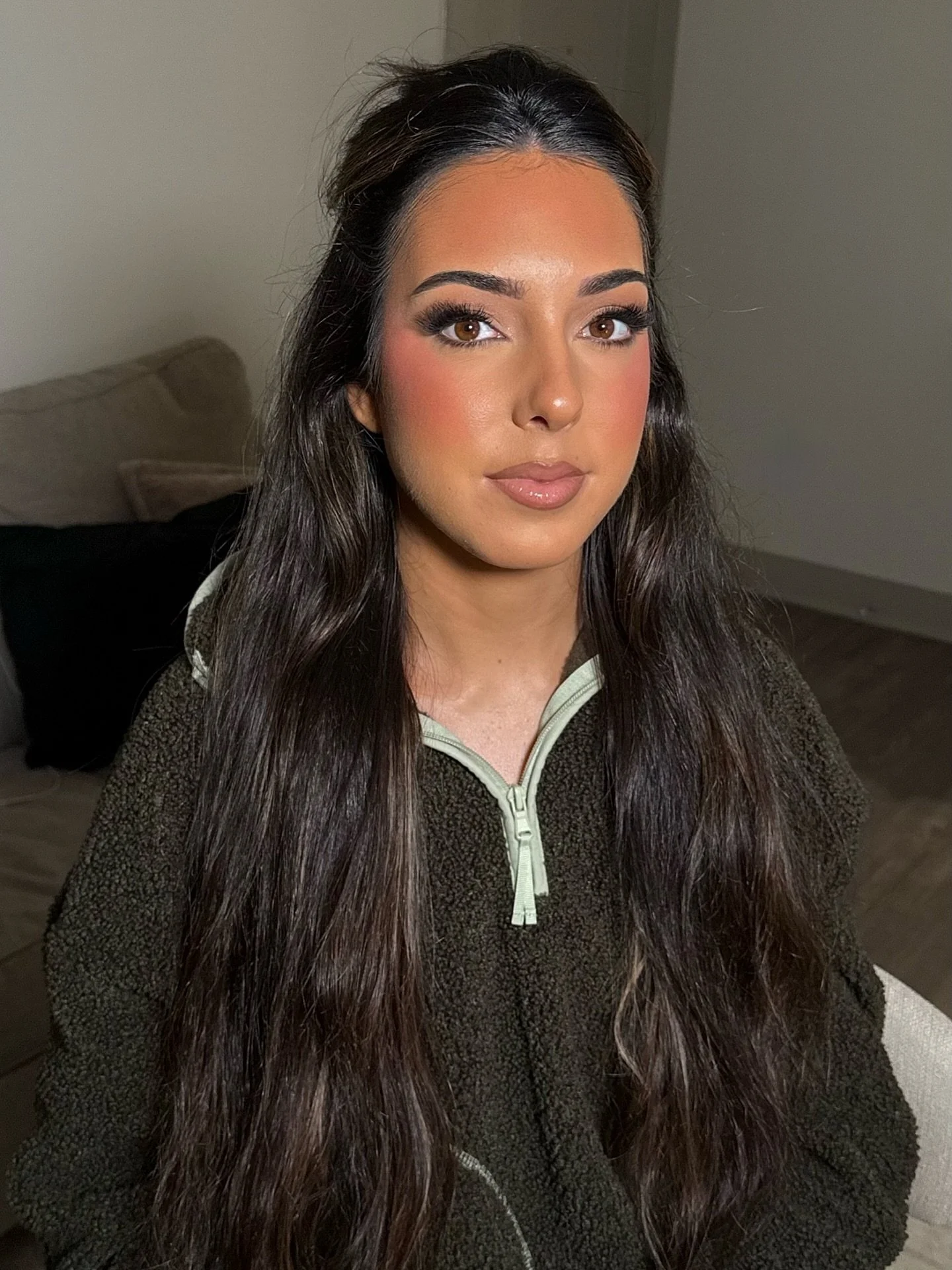 bronzed + glowy 🤎🌟 @alliebludau 

#bronzey #softglam #makeupartist #texasmua