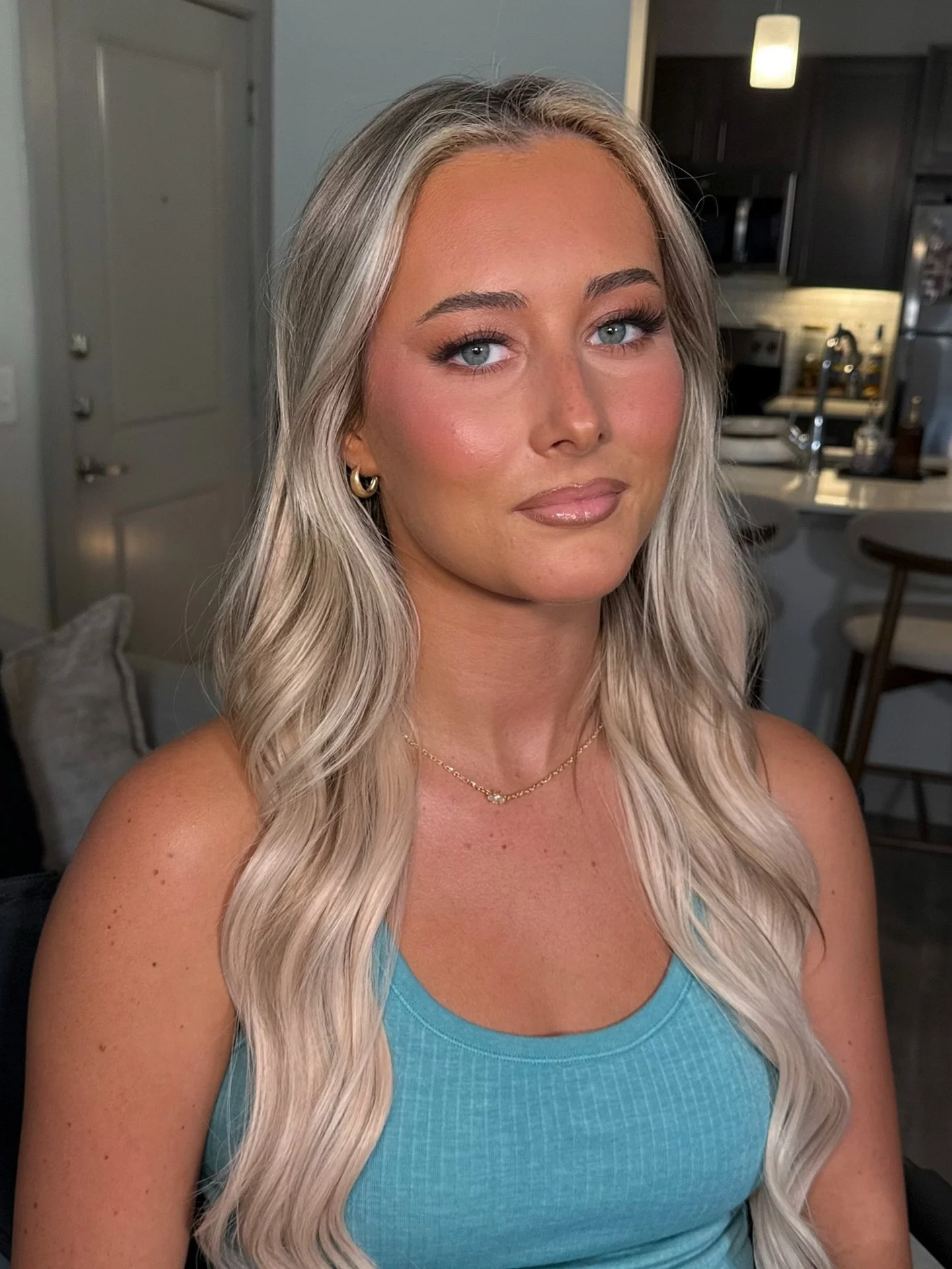 My signature bronzey soft glam 🤏🏼🤎✨

Another beautiful senior in my chair @delaney__03 🫶🏼 she requested a look I do often, something clean + bronzey for her @tamu graduation photoshoot 😍

I&rsquo;m so grateful for this busy season of weddings a