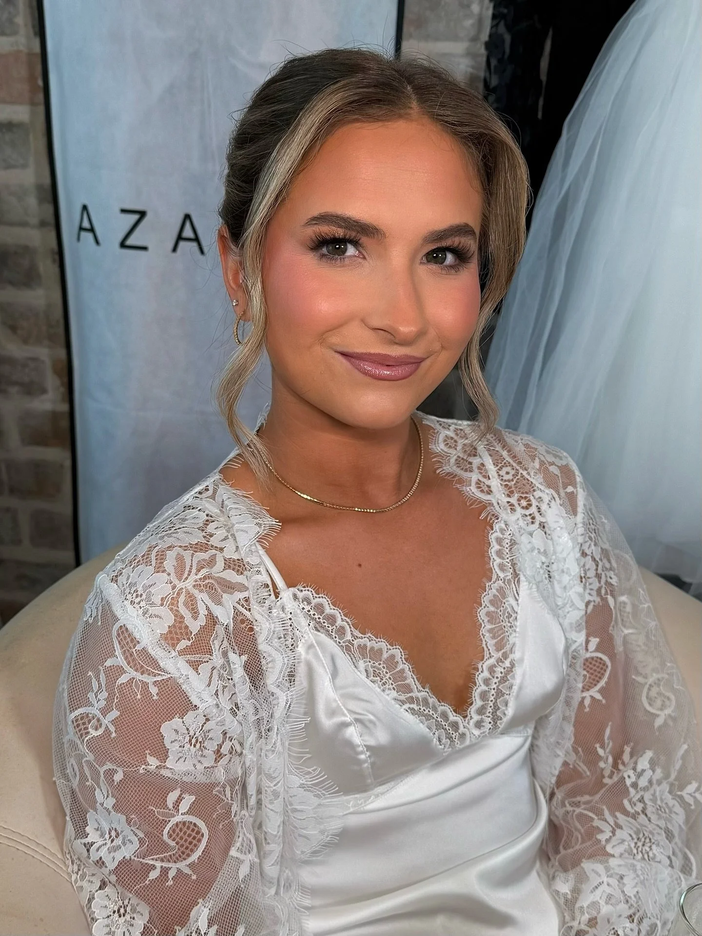 My stunning bride Macie 🤍 
congratulations beautiful @maciecampbell_ 😍 

makeup by me + hair by @hairbysam.d 🫶🏼

venue @ironmanortx 

#bridalglam #bridalmakeup #bridalmua #texasmua