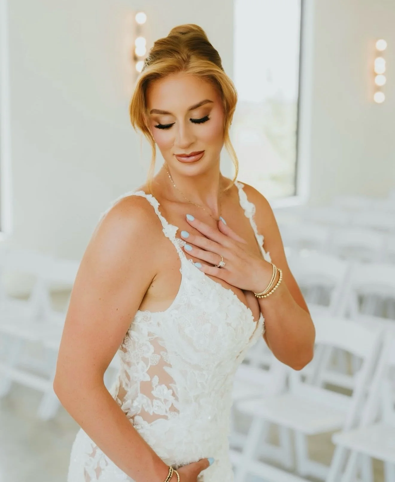 bridal glam by me 💐🤍 

so beautiful hannah ✨ @hhannah_dowell 

hair by @hairby.anika