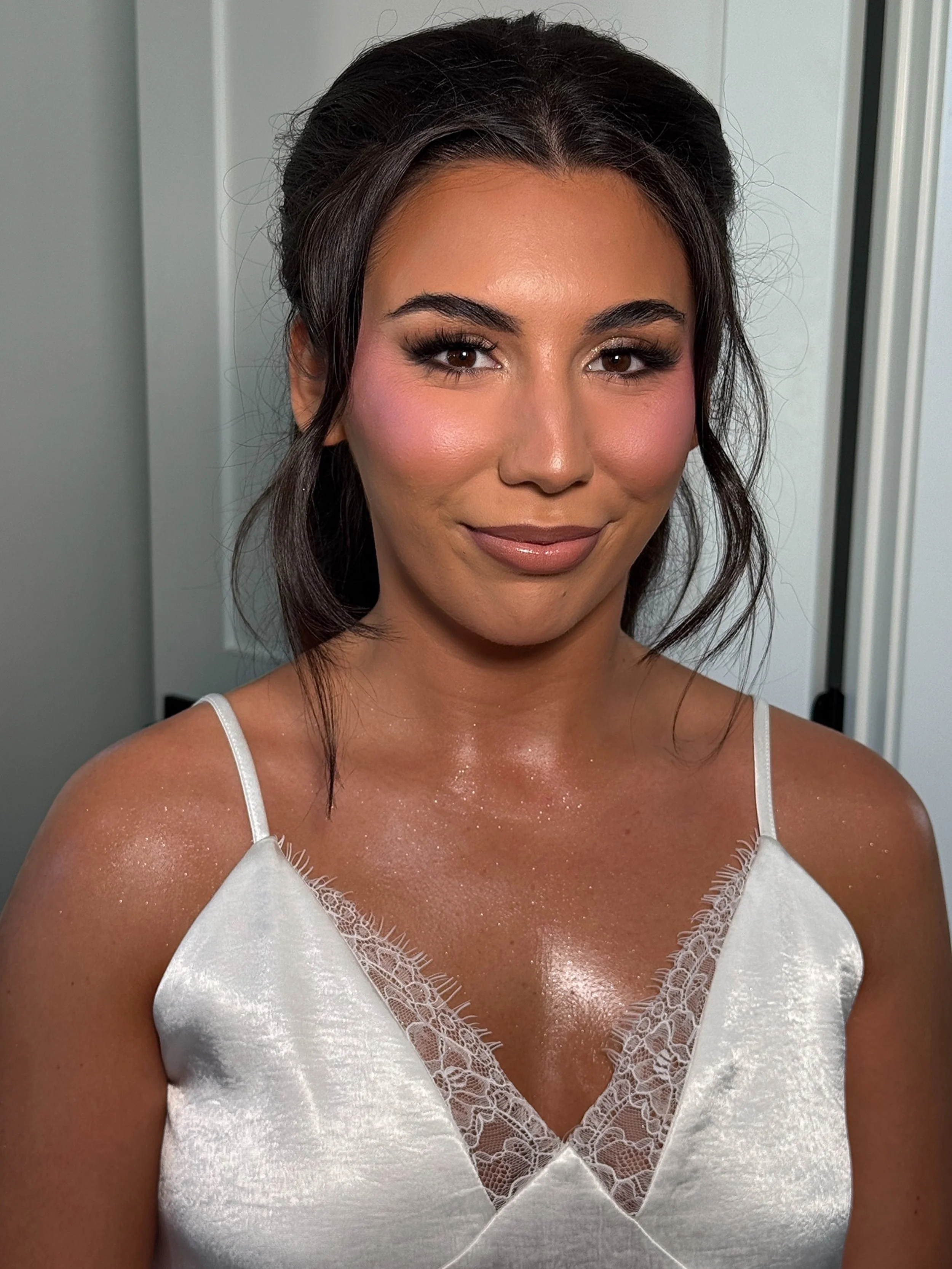 bailie&rsquo;s wedding day 🤍👰🏽&zwj;♀️✨💍⛪️ 

glam by me on @bailieelainee 
@deerfieldestatesvenue 

#bridalglam #bridalmua #bridalmakeup