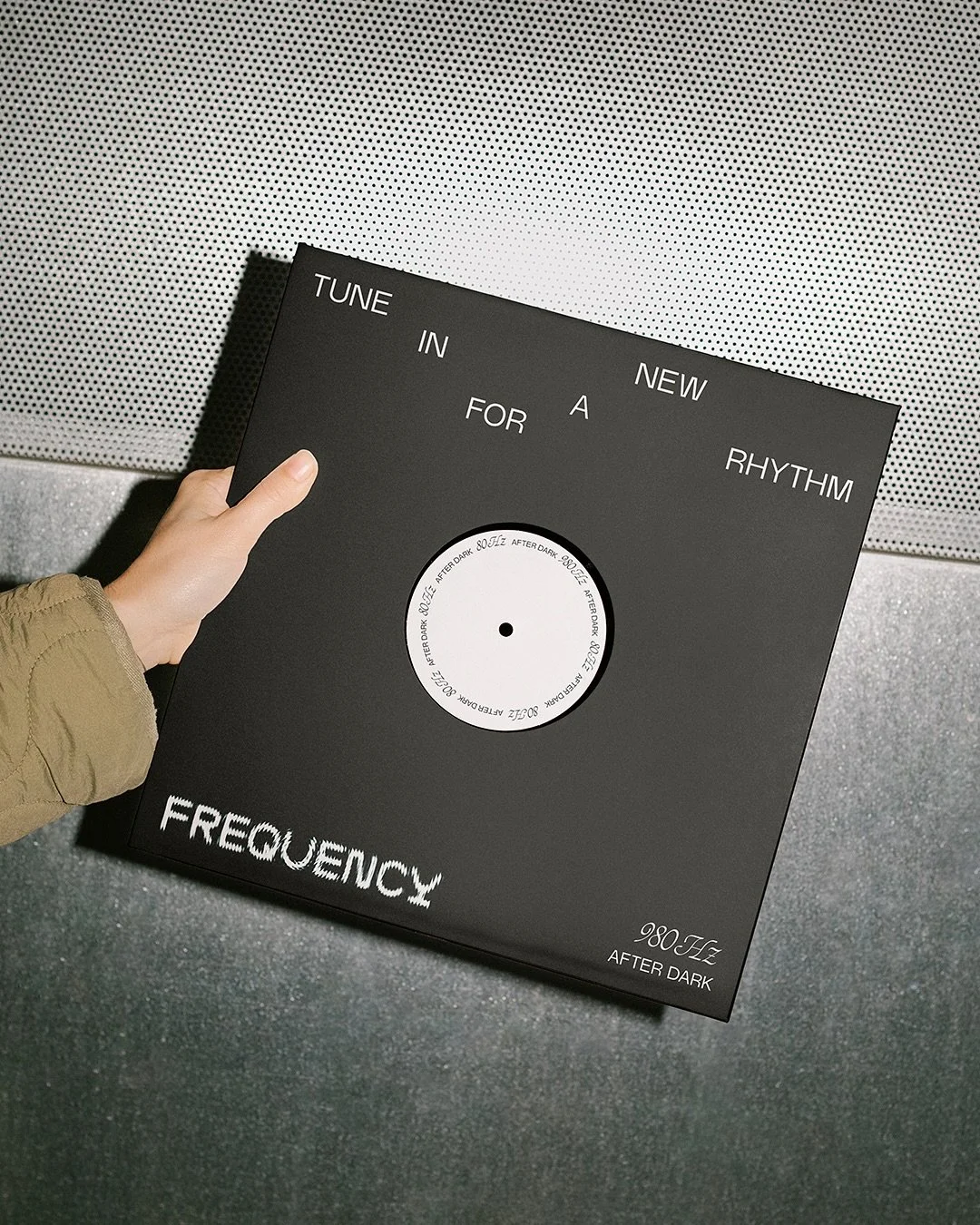 Introducing Frequency.

A concept wellness hotel where wellness meets sound.

Designed for the well-curious to find a new rhythm in life. A space that invites you to slow down and tune in.

I&rsquo;ve loved exploring how to visually tell the story of
